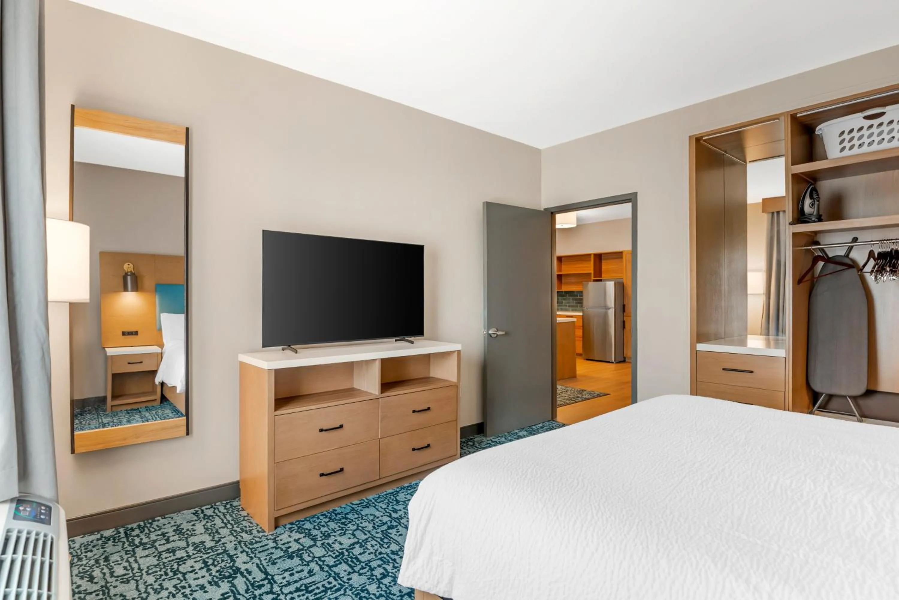 Bed in Candlewood Suites Chester - Richmond by IHG