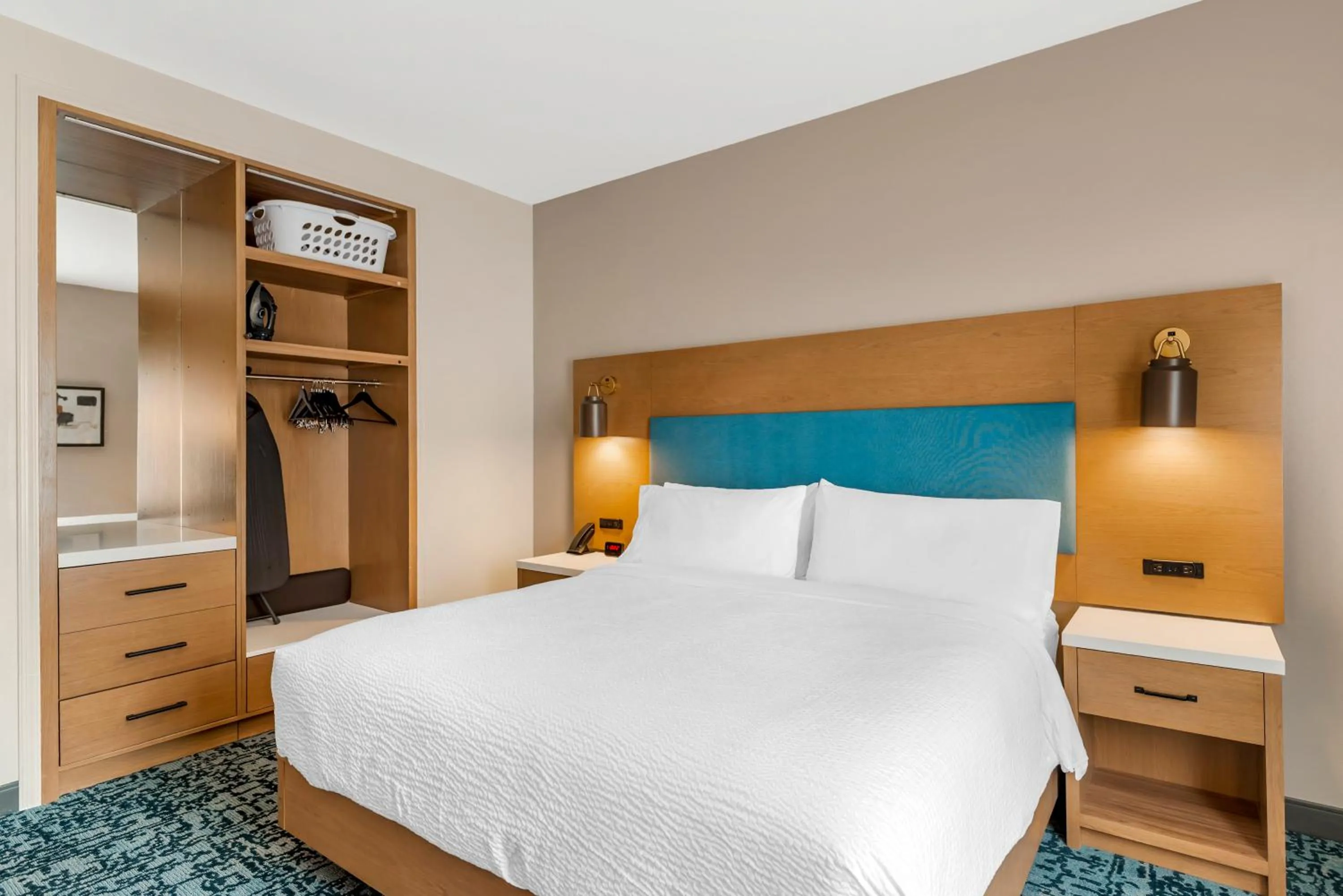 Bed in Candlewood Suites Chester - Richmond by IHG