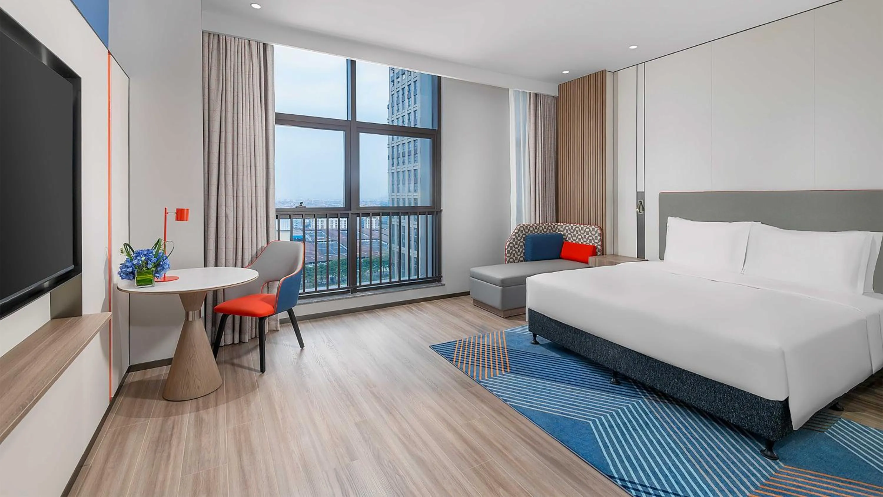 Bed in Holiday Inn Express Foshan Shunde Lecong by IHG