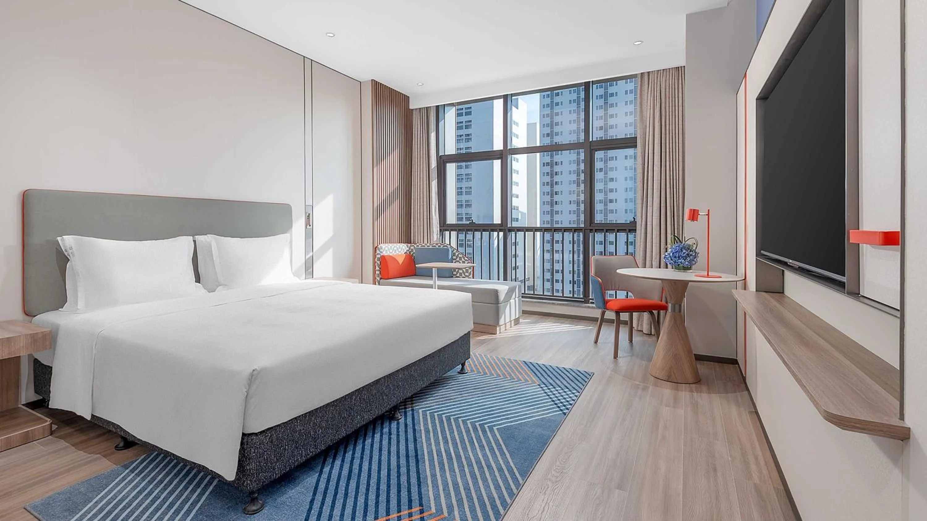 Bed in Holiday Inn Express Foshan Shunde Lecong by IHG
