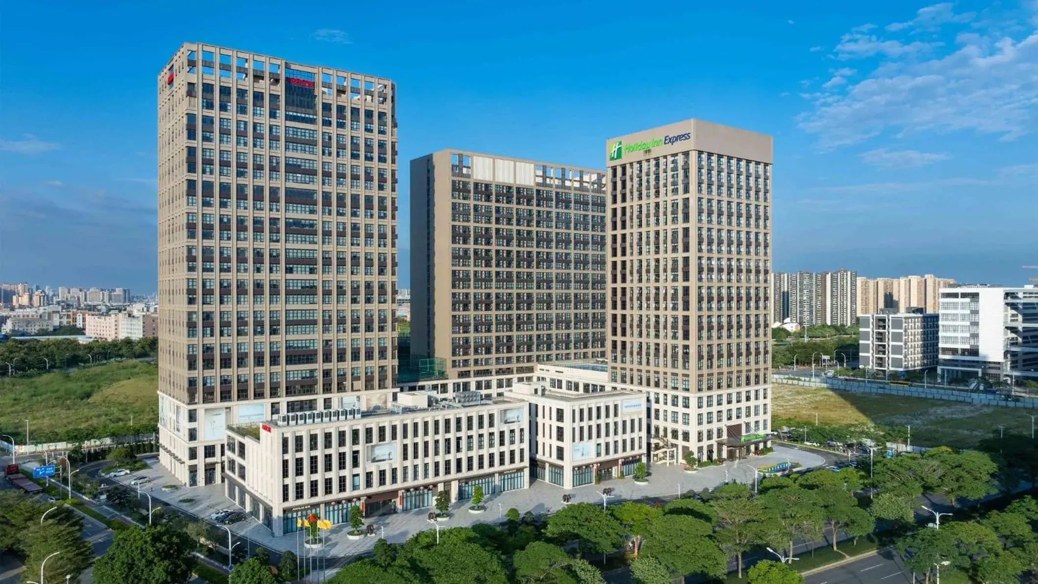 Property building in Holiday Inn Express Foshan Shunde Lecong by IHG Property building in Holiday Inn Express Foshan Shunde Lecong by IHG