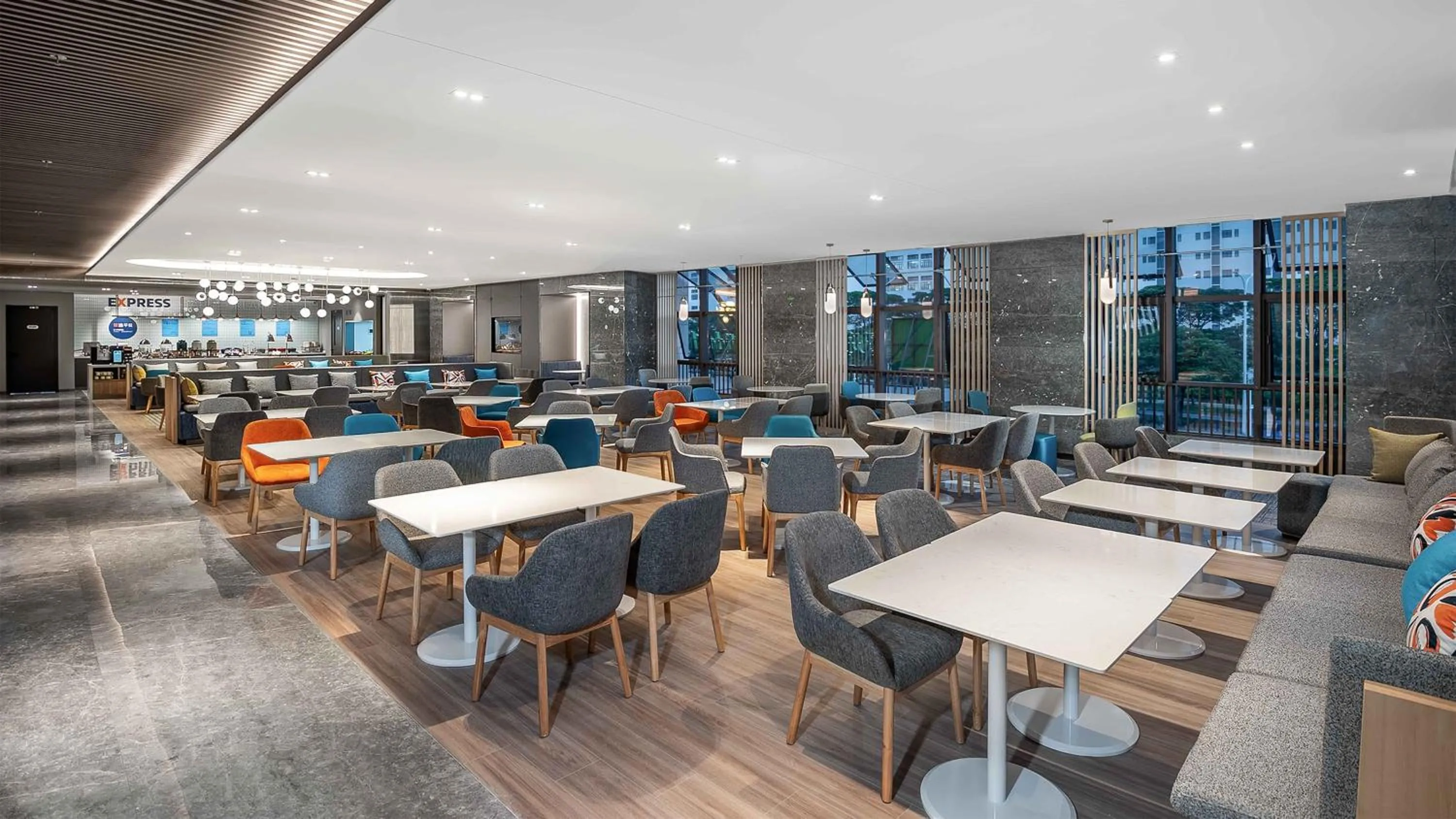 Restaurant/places to eat in Holiday Inn Express Foshan Shunde Lecong by IHG