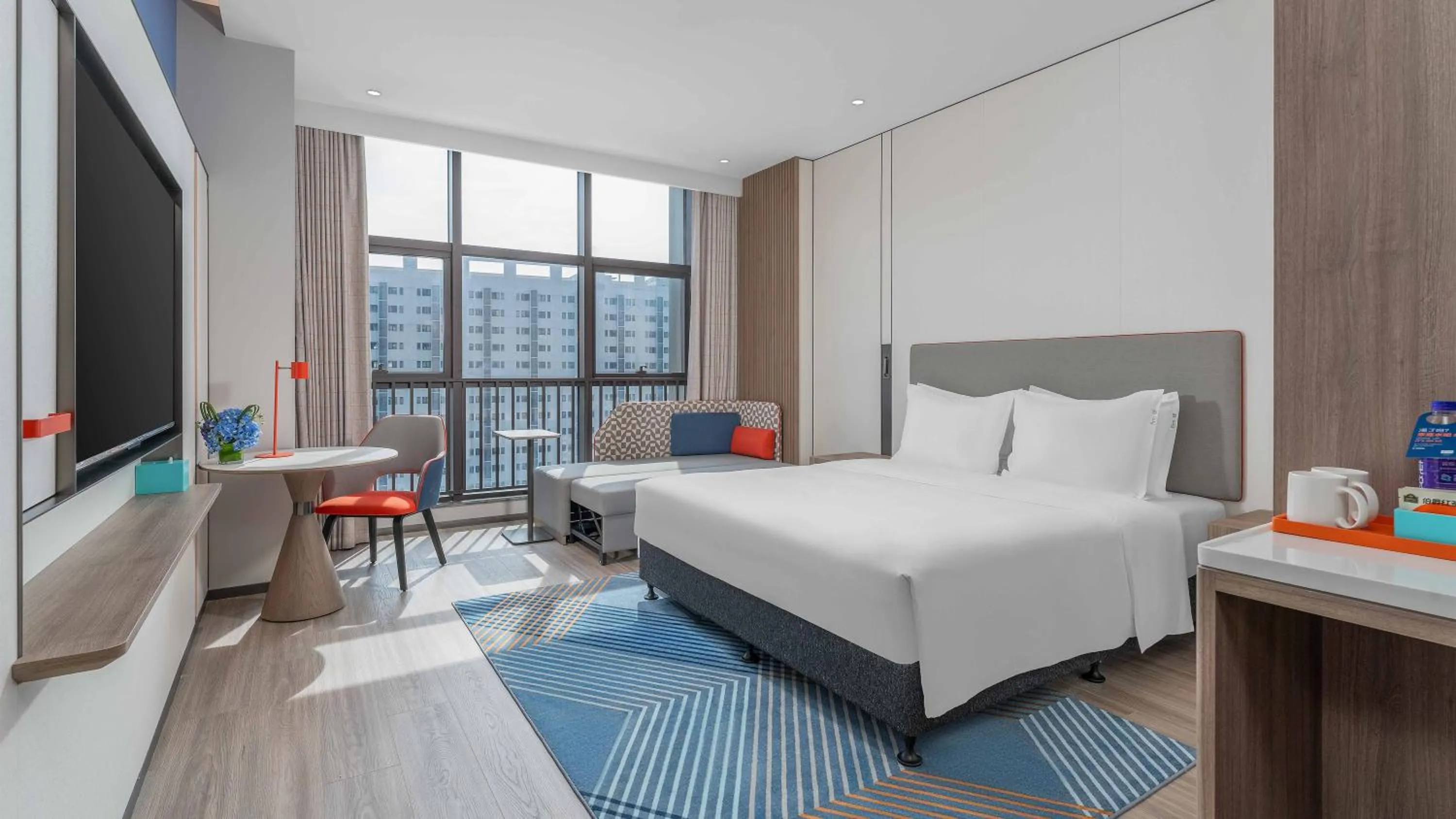 Bed in Holiday Inn Express Foshan Shunde Lecong by IHG