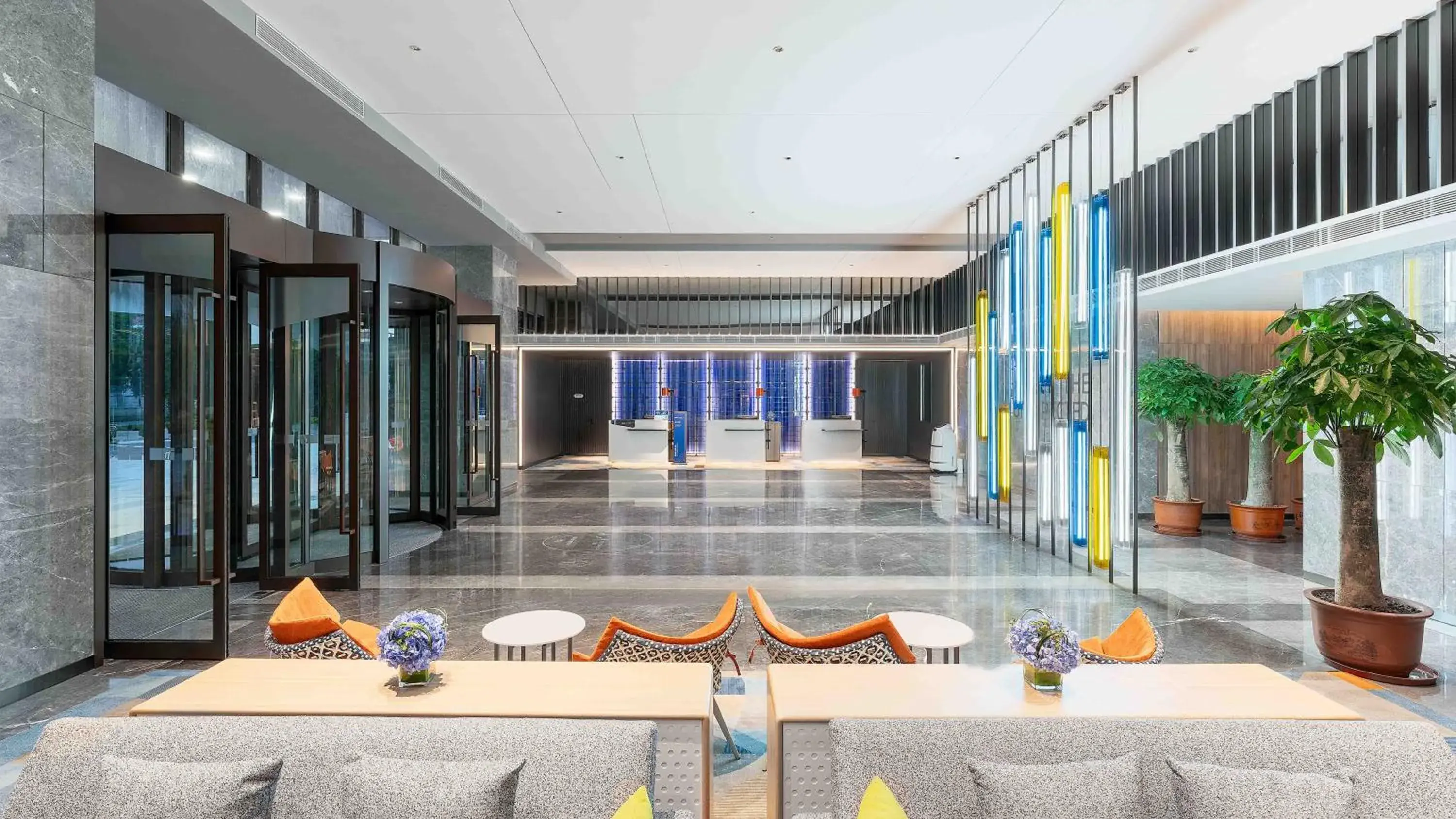 Lobby or reception in Holiday Inn Express Foshan Shunde Lecong by IHG Lobby or reception in Holiday Inn Express Foshan Shunde Lecong by IHG