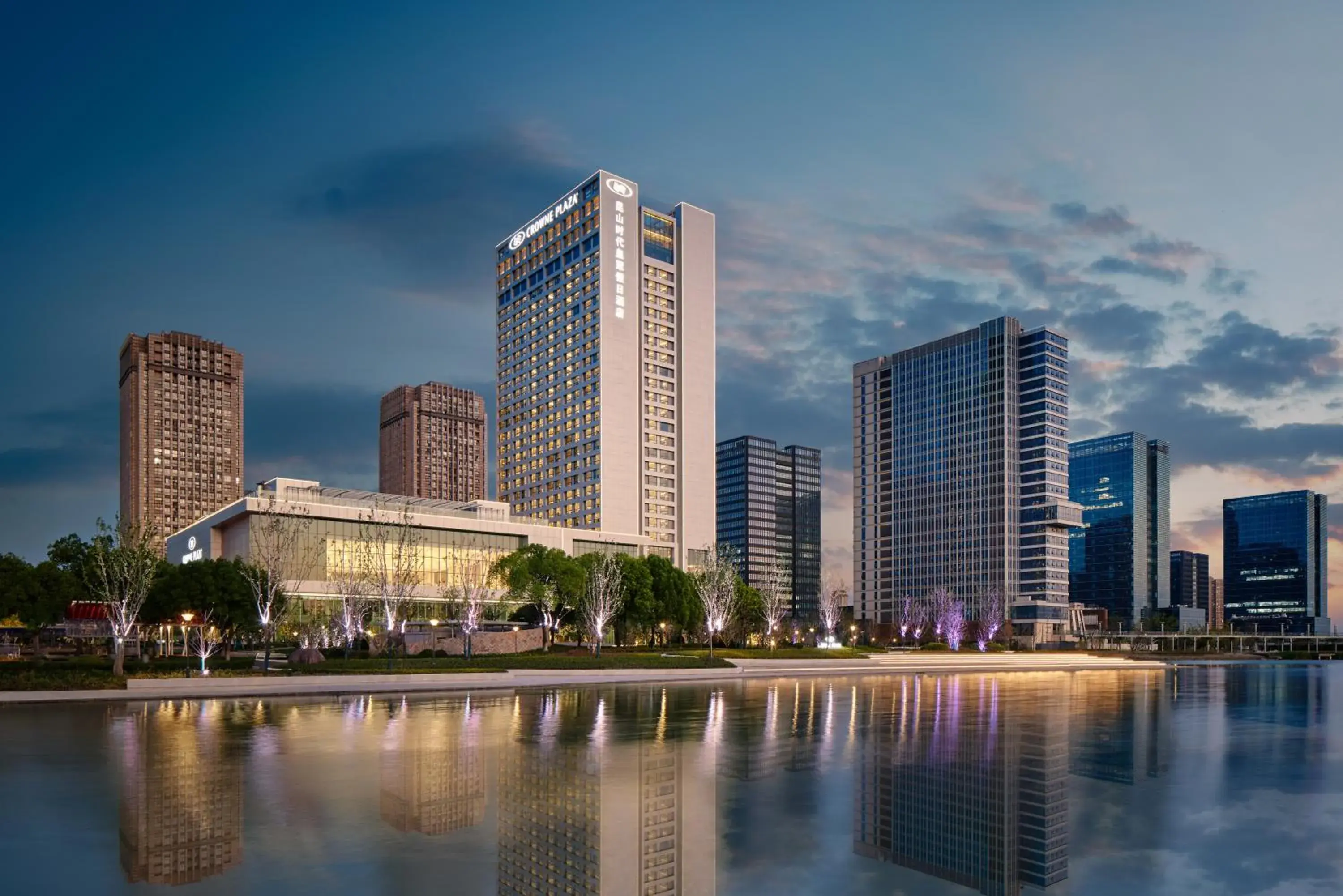 Property building in Crowne Plaza Kunshan East by IHG Property building in Crowne Plaza Kunshan East by IHG