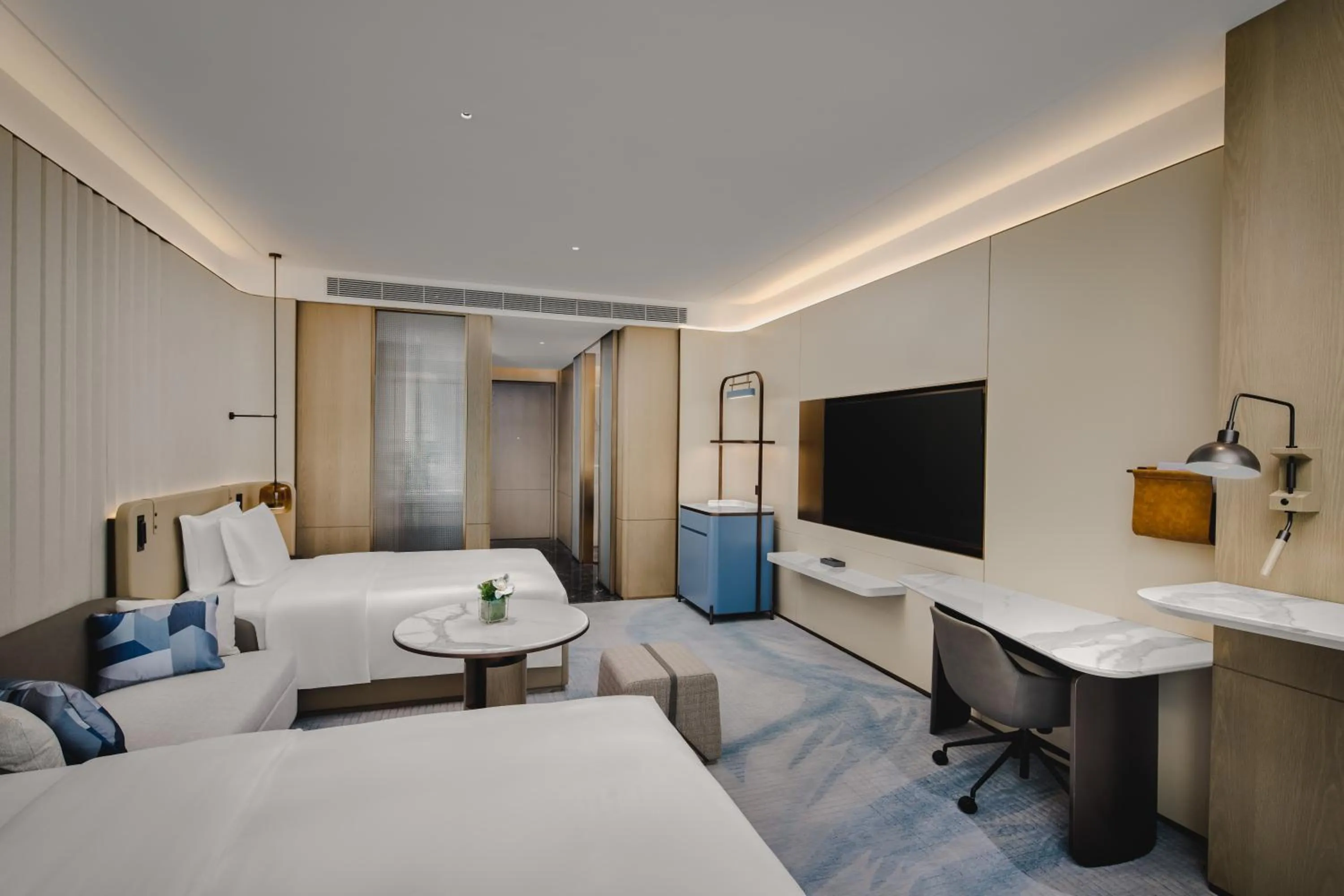 Photo of the whole room, Bed in Crowne Plaza Kunshan East by IHG