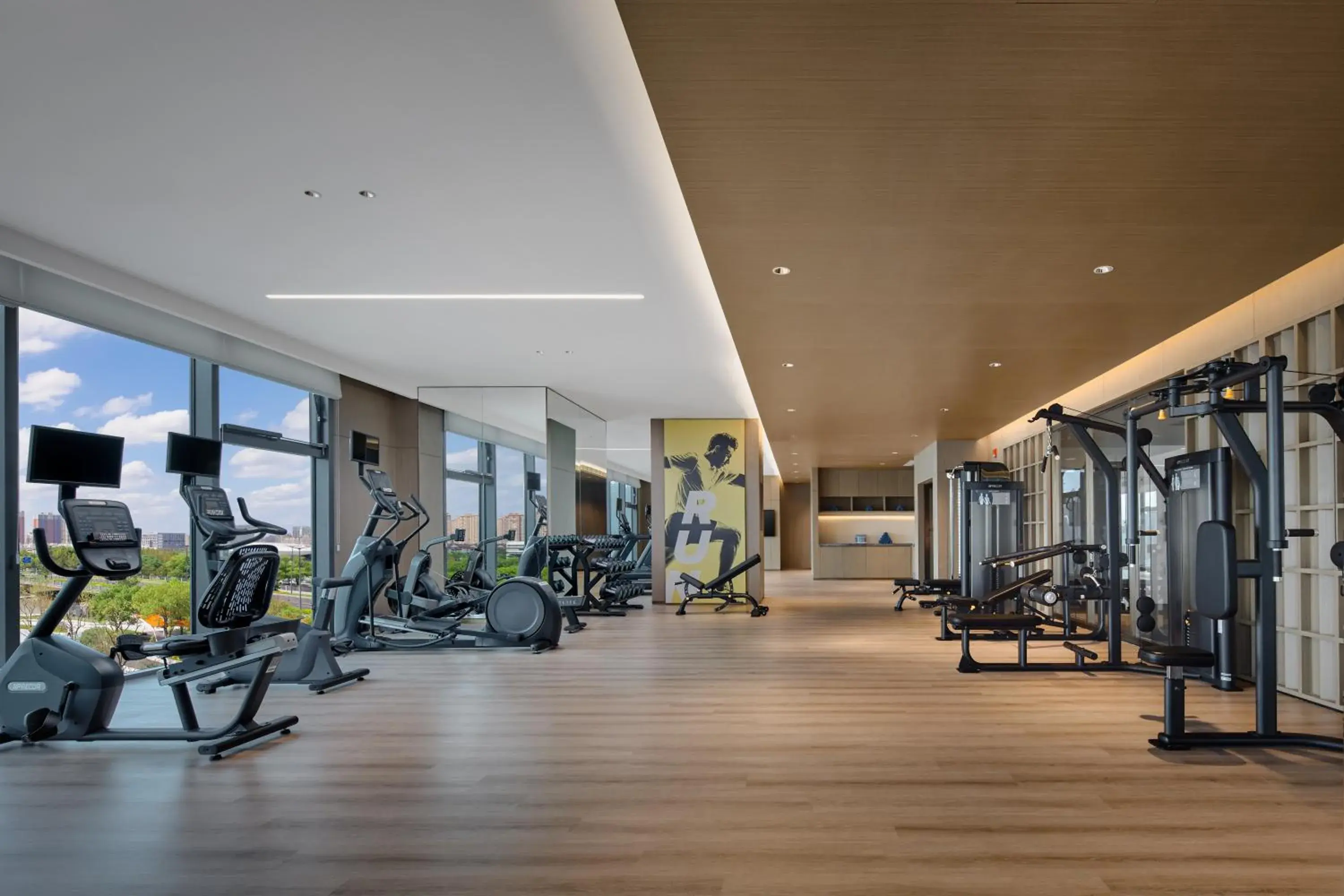 Fitness centre/facilities in Crowne Plaza Kunshan East by IHG Fitness centre/facilities in Crowne Plaza Kunshan East by IHG