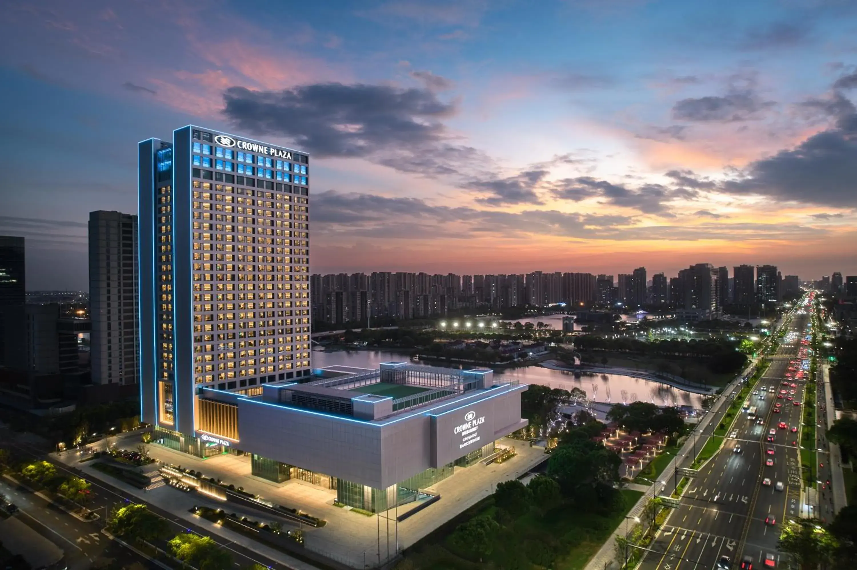 Property building in Crowne Plaza Kunshan East by IHG Property building in Crowne Plaza Kunshan East by IHG