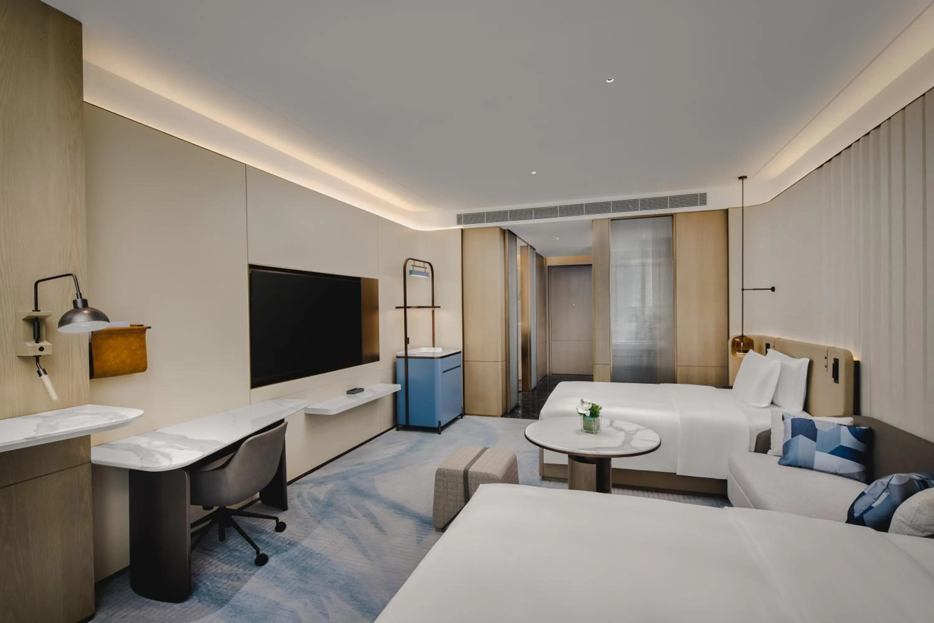 Photo of the whole room, Bed in Crowne Plaza Kunshan East by IHG