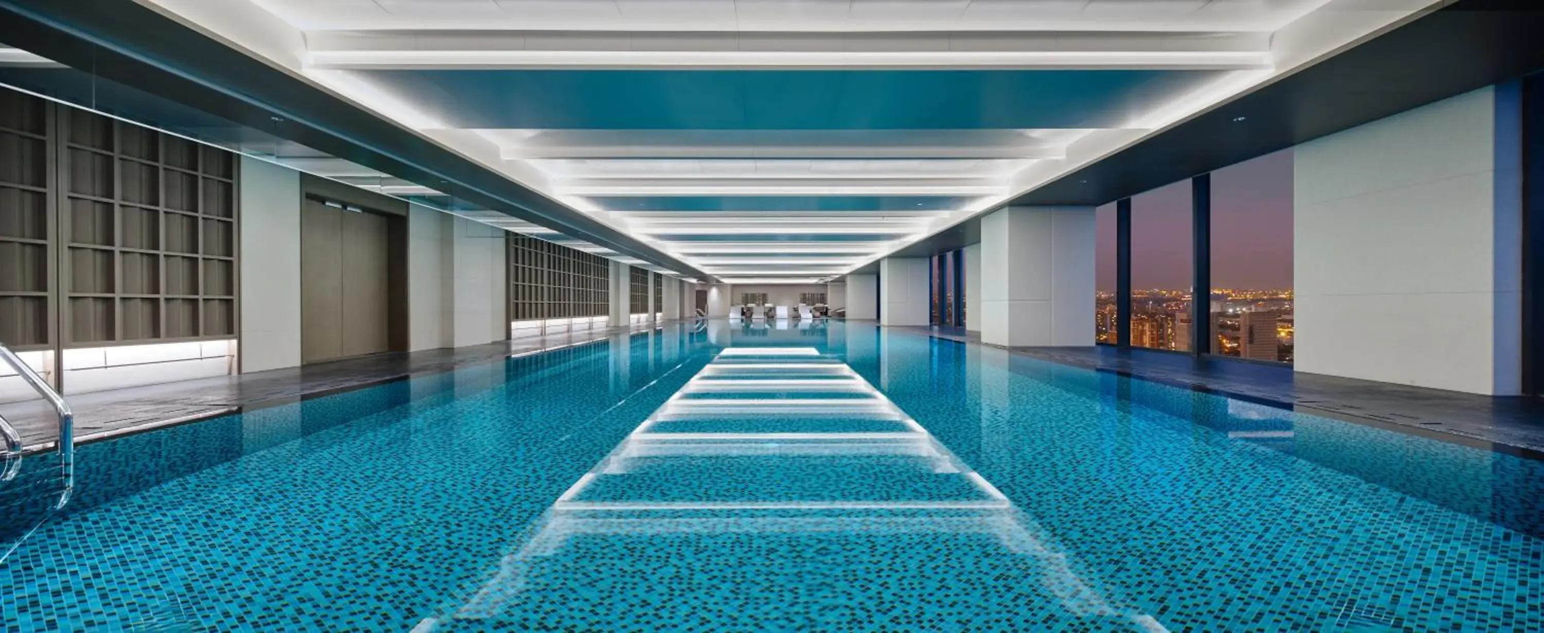 Swimming pool in Crowne Plaza Kunshan East by IHG Swimming pool in Crowne Plaza Kunshan East by IHG