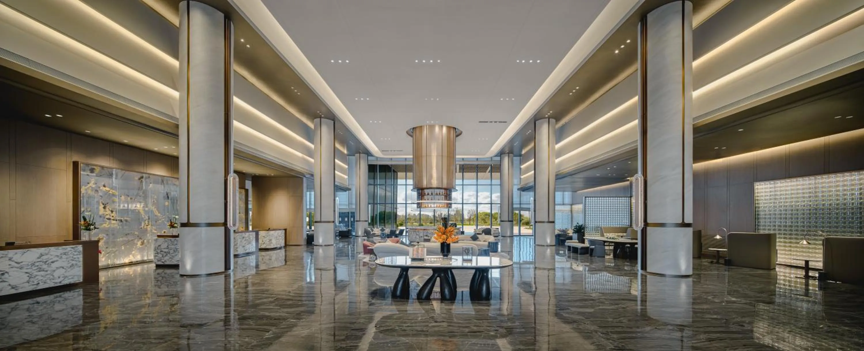 Lobby or reception in Crowne Plaza Kunshan East by IHG