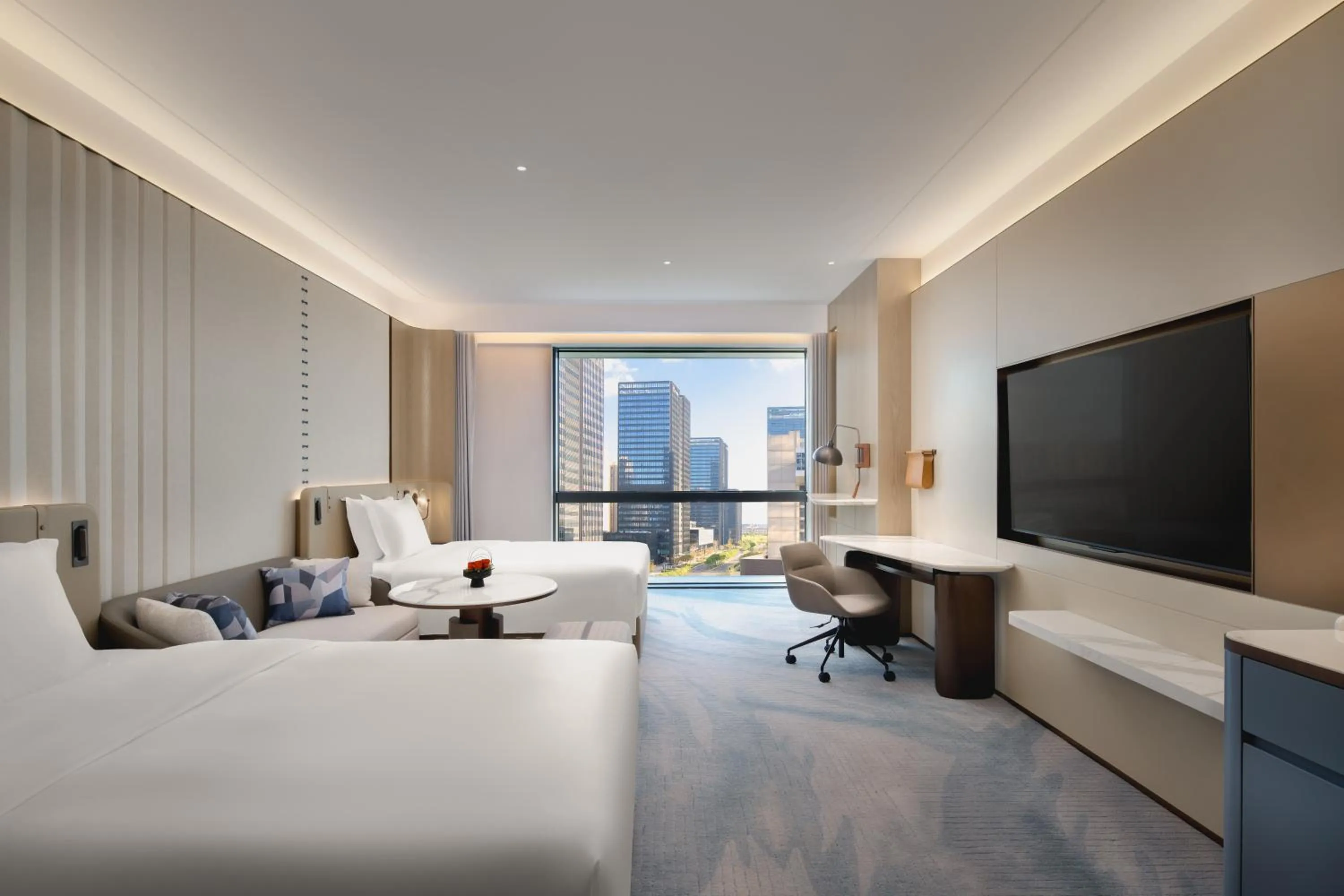 Photo of the whole room, Bed in Crowne Plaza Kunshan East by IHG