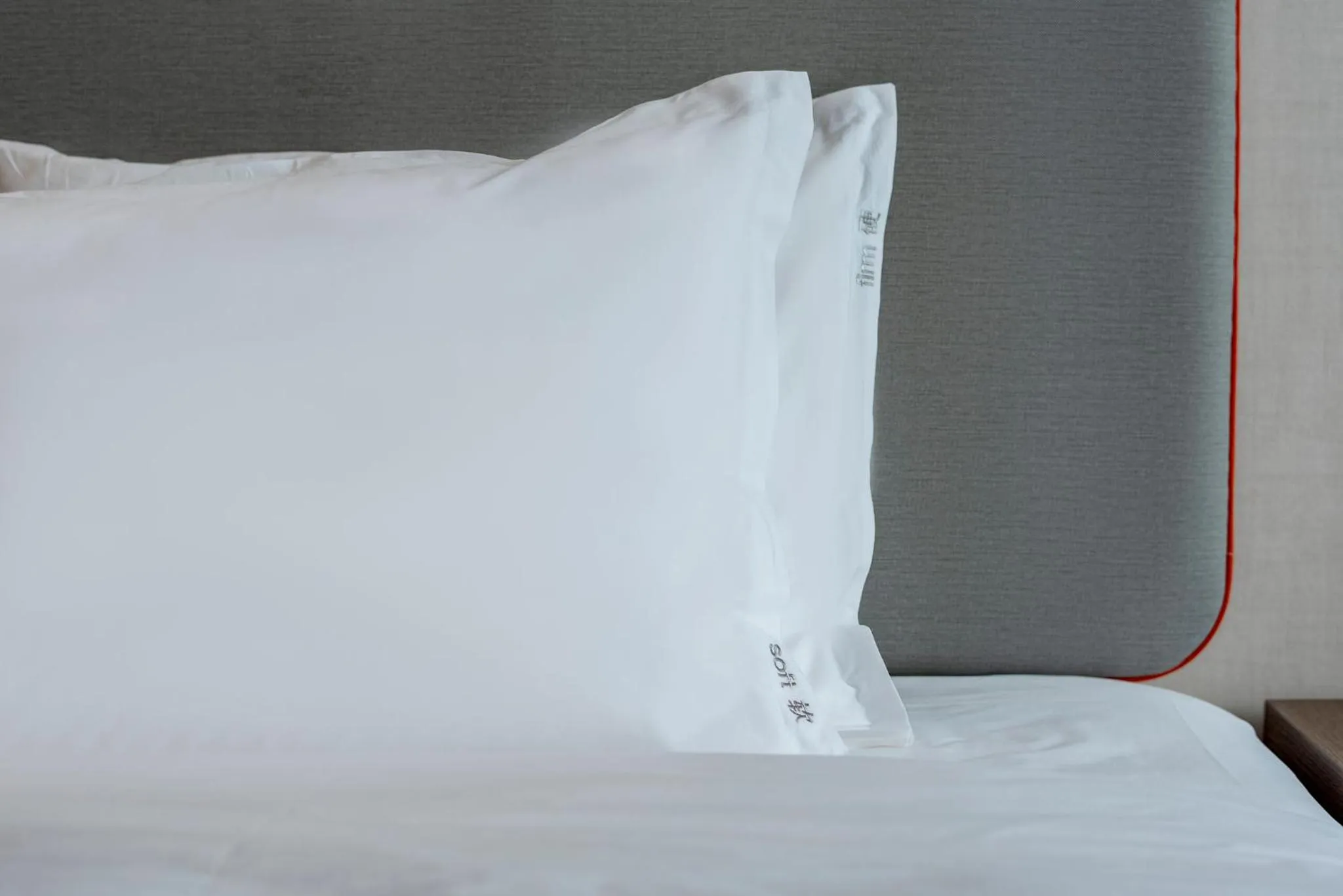 Photo of the whole room, Bed in Holiday Inn Express Yinchuan Lanxi Valley Plaza by IHG