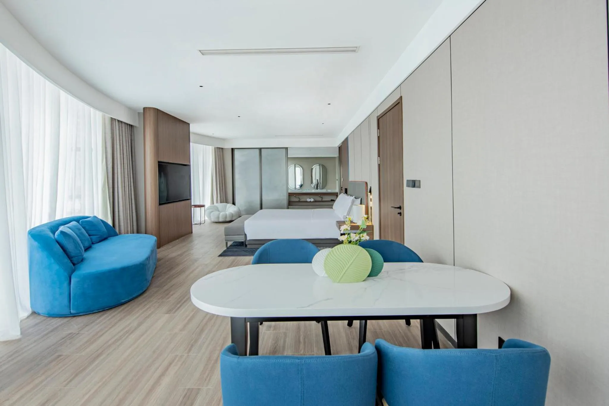 Photo of the whole room in Holiday Inn Express Yinchuan Lanxi Valley Plaza by IHG