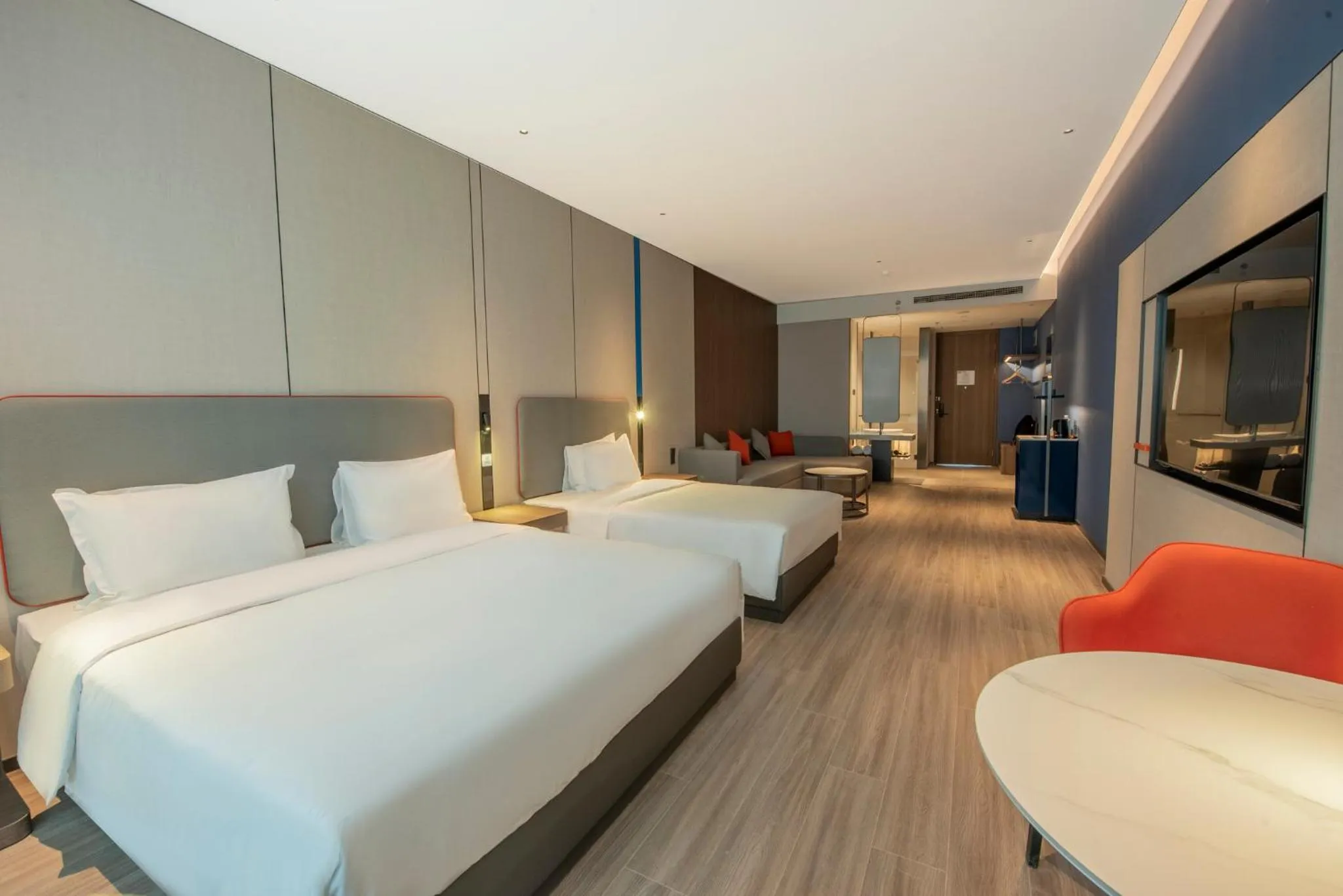 Photo of the whole room, Bed in Holiday Inn Express Yinchuan Lanxi Valley Plaza by IHG