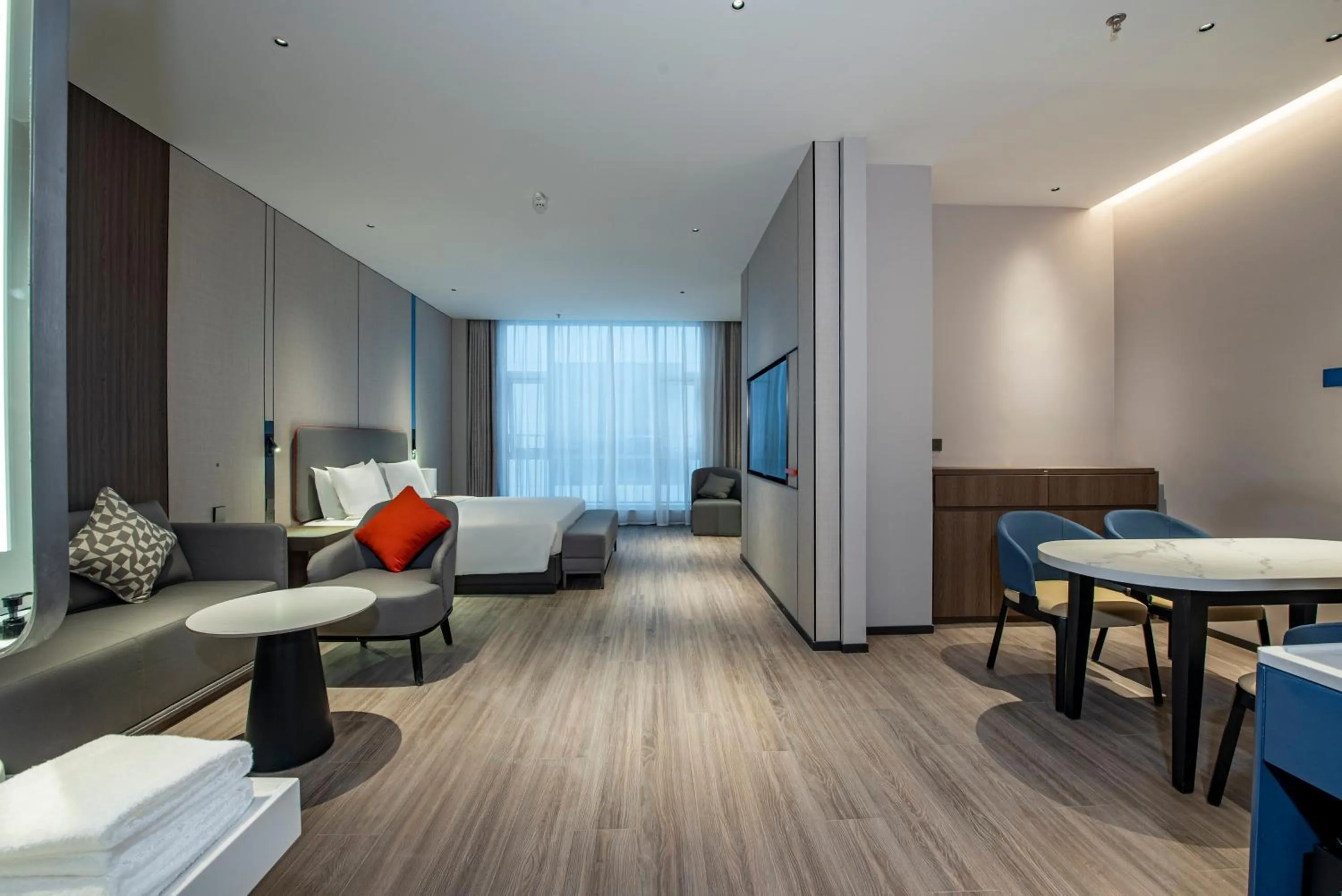 Photo of the whole room in Holiday Inn Express Yinchuan Lanxi Valley Plaza by IHG