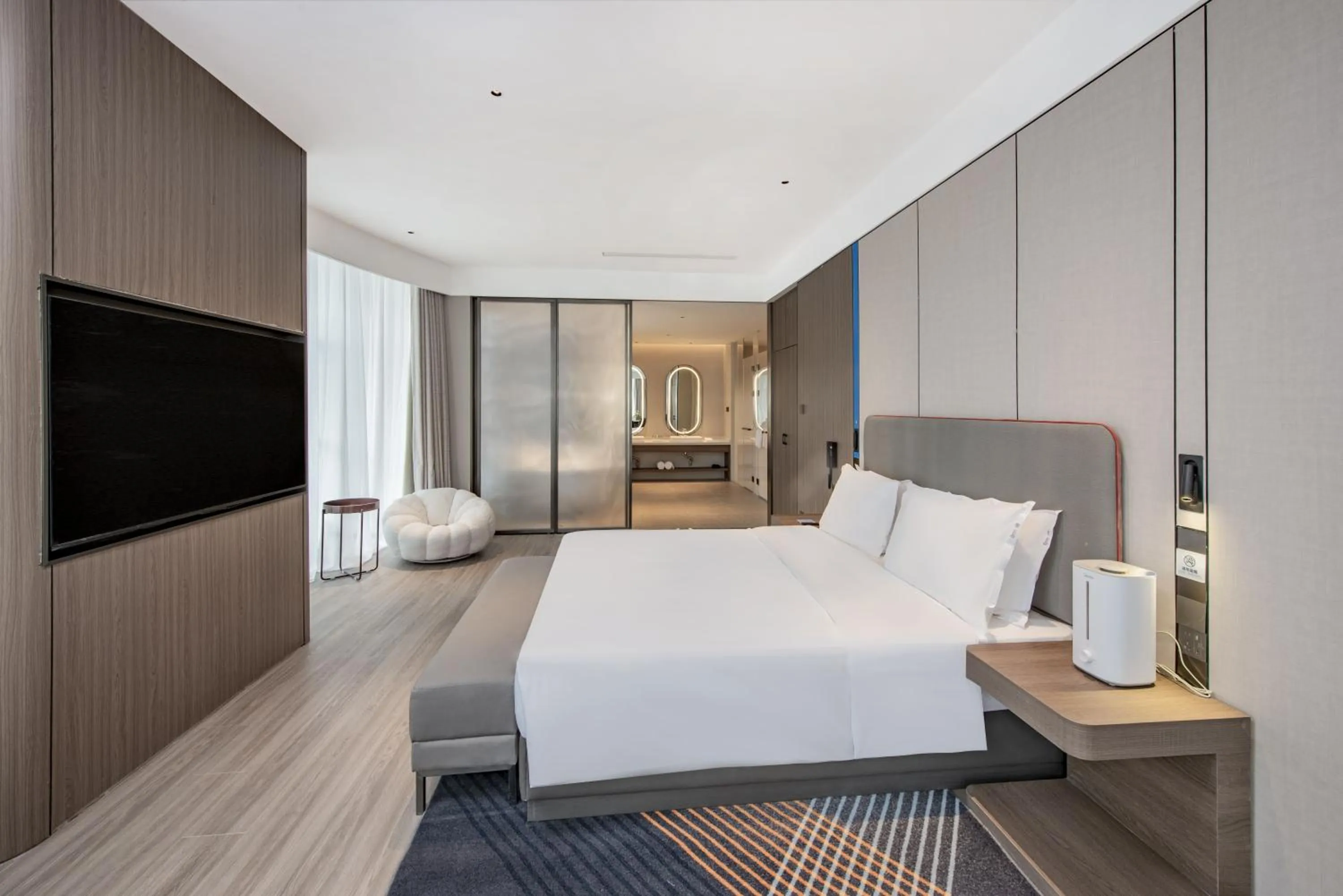 Seating area, Bed in Holiday Inn Express Yinchuan Lanxi Valley Plaza by IHG