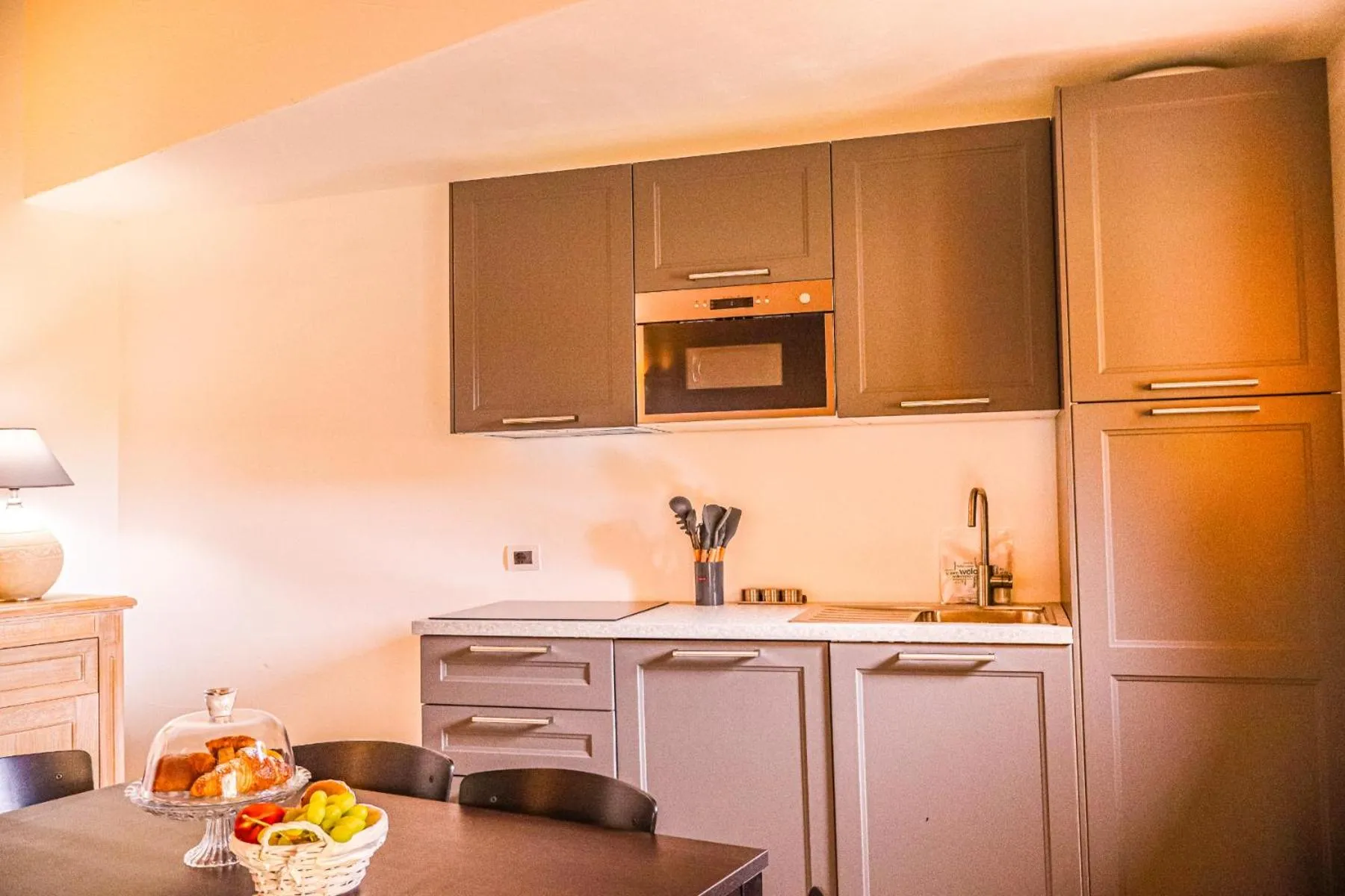 Kitchen or kitchenette in Borgo Arborea Charming Retreat