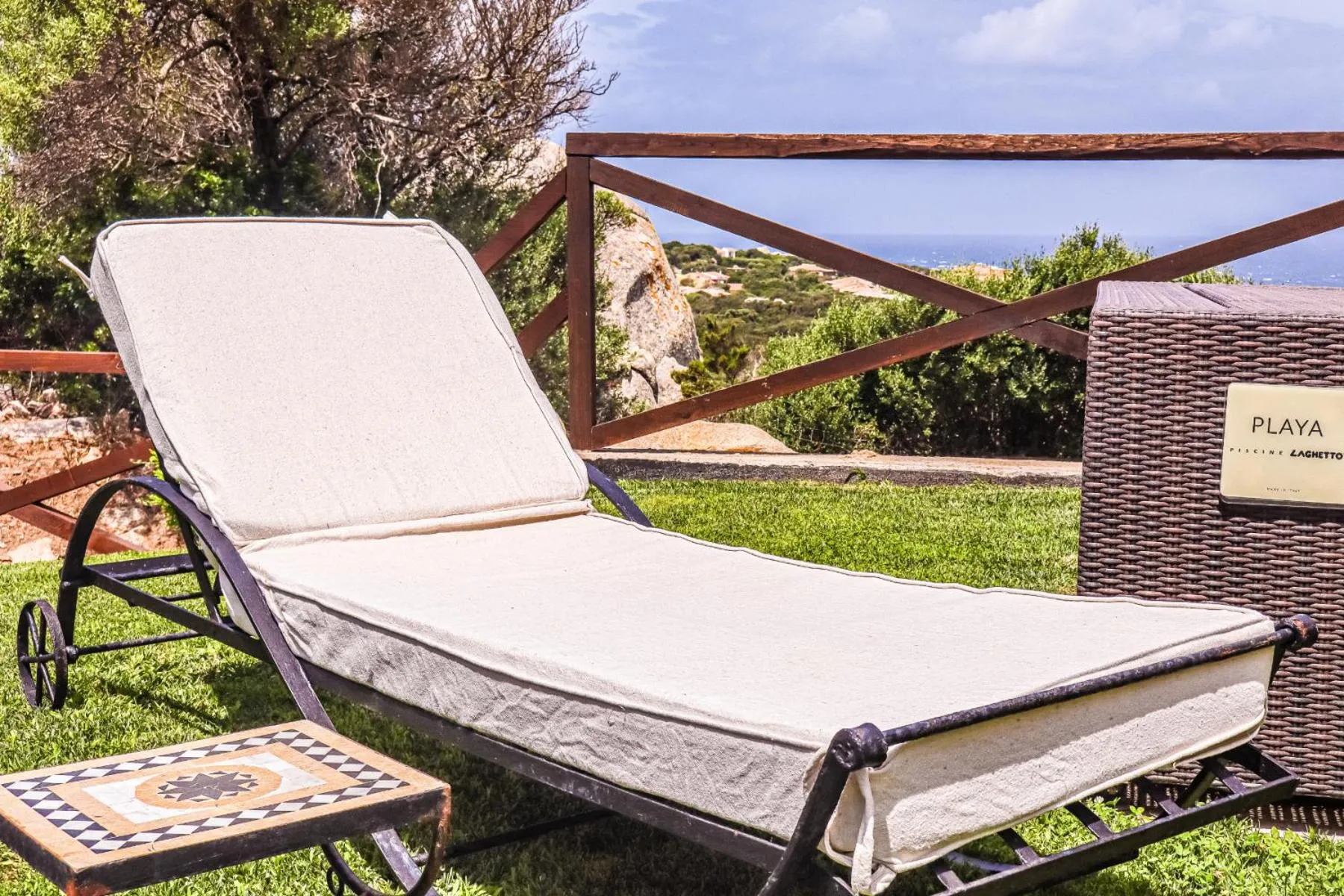 Garden in Borgo Arborea Charming Retreat