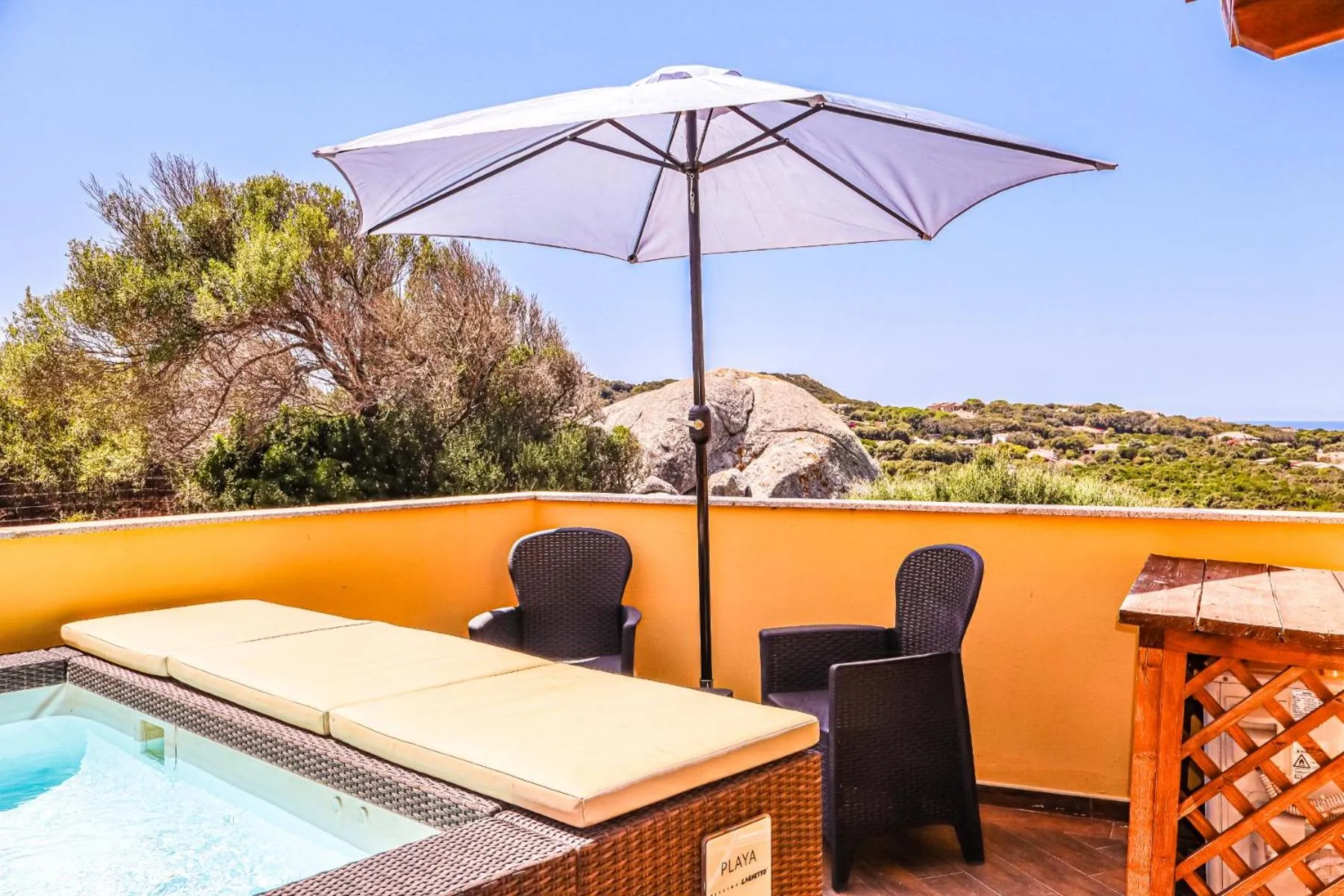Hot Tub in Borgo Arborea Charming Retreat