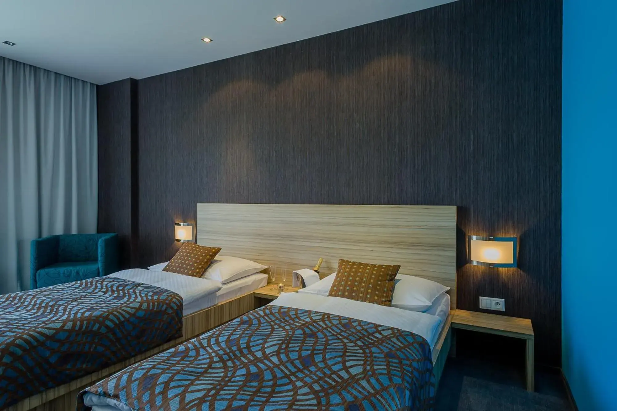 Twin Room in Hotel TENIS Twin Room in Hotel TENIS