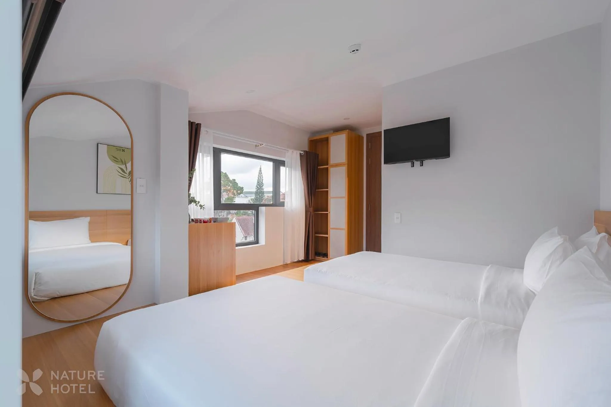 Guests, Bed in Nature Hotel - Le Hong Phong