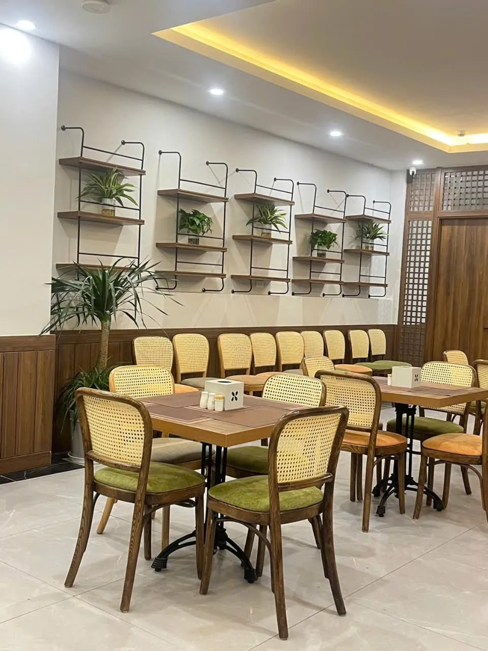 Restaurant/places to eat in Nature Hotel - Le Hong Phong