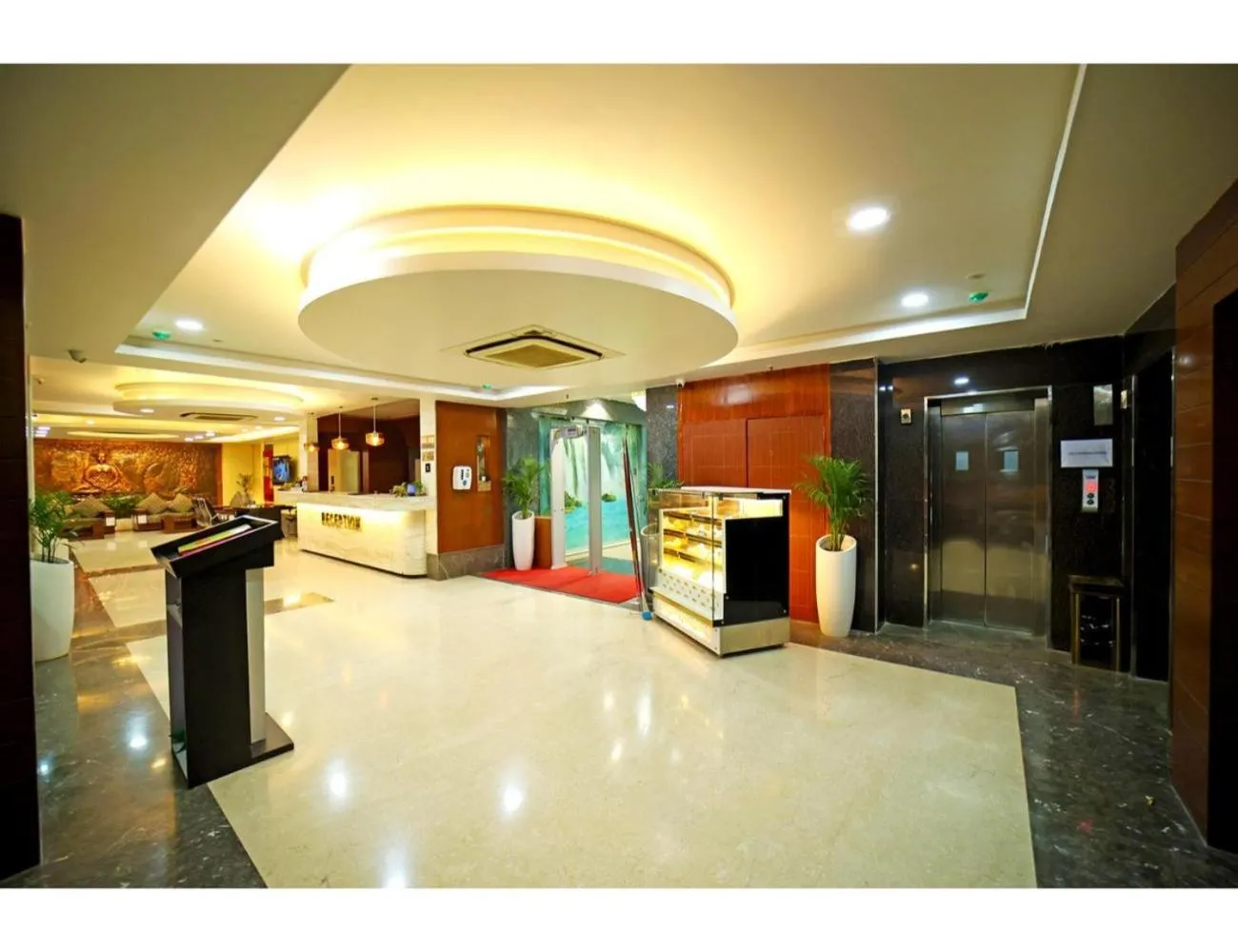 Lobby or reception in The Red Velvet Hotel Samarpan, Patna