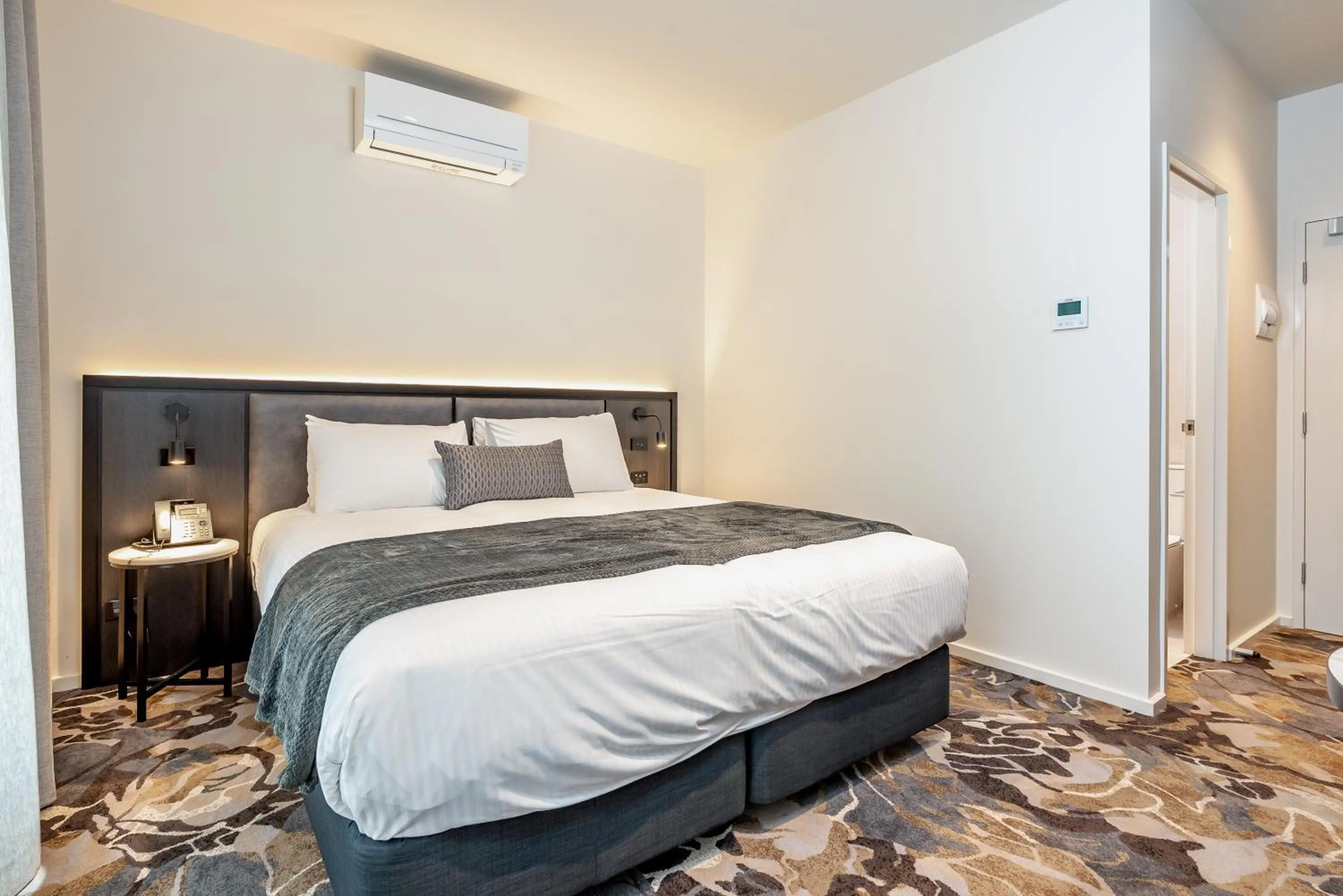 Bedroom, Bed in Mantra Shepparton