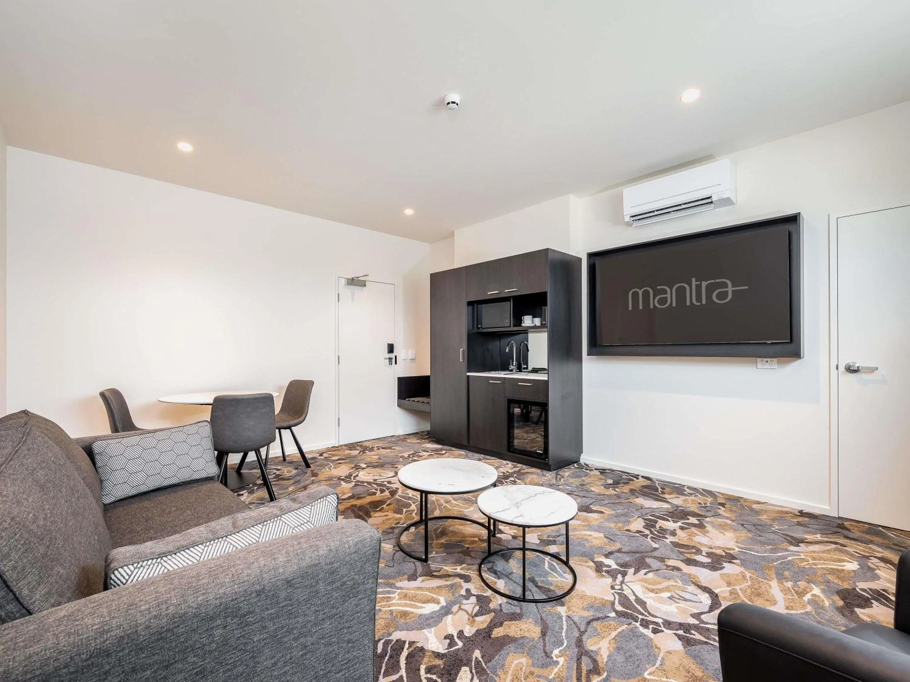 Bedroom in Mantra Shepparton