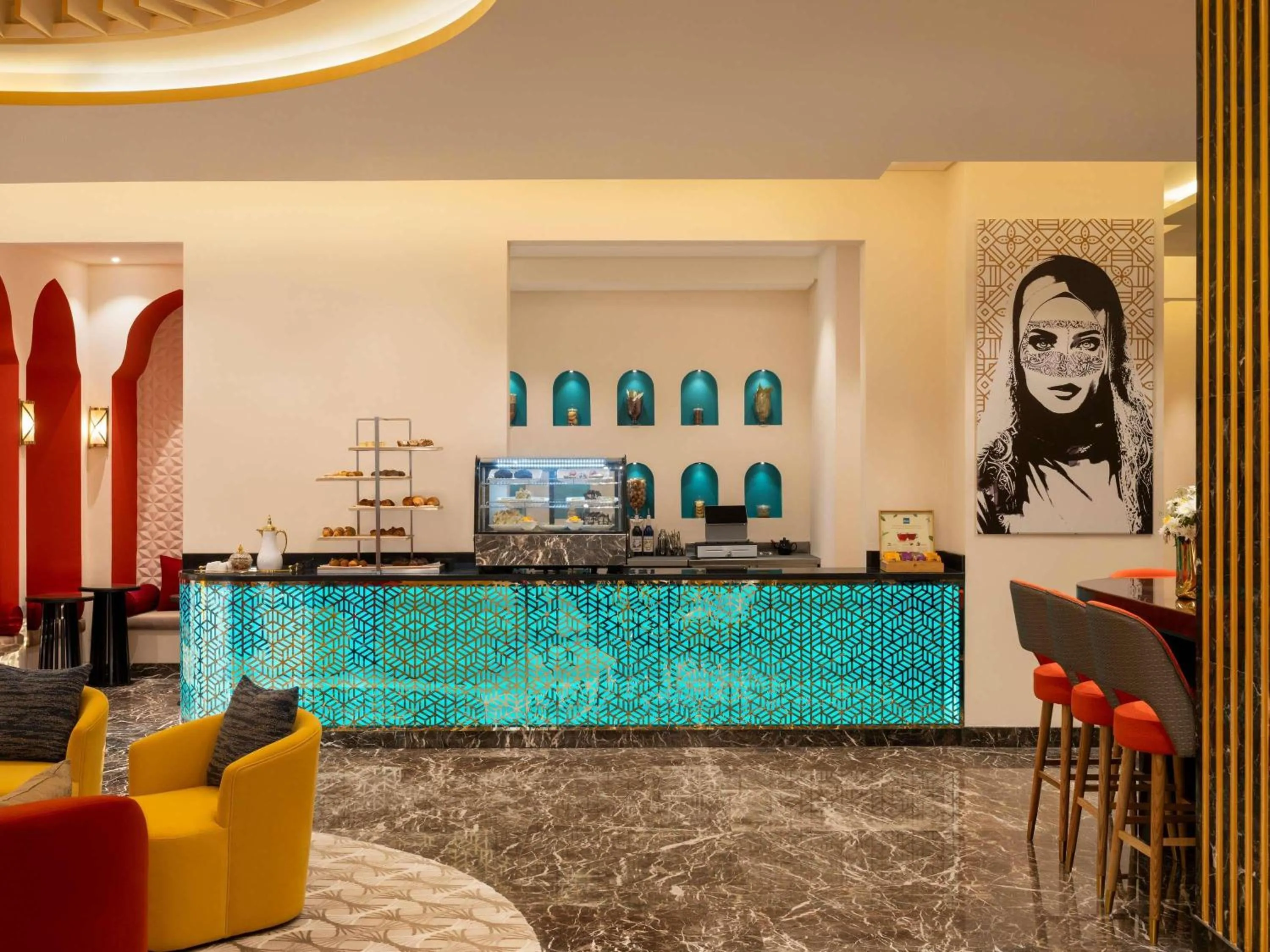 Lounge or bar in Mercure Muscat