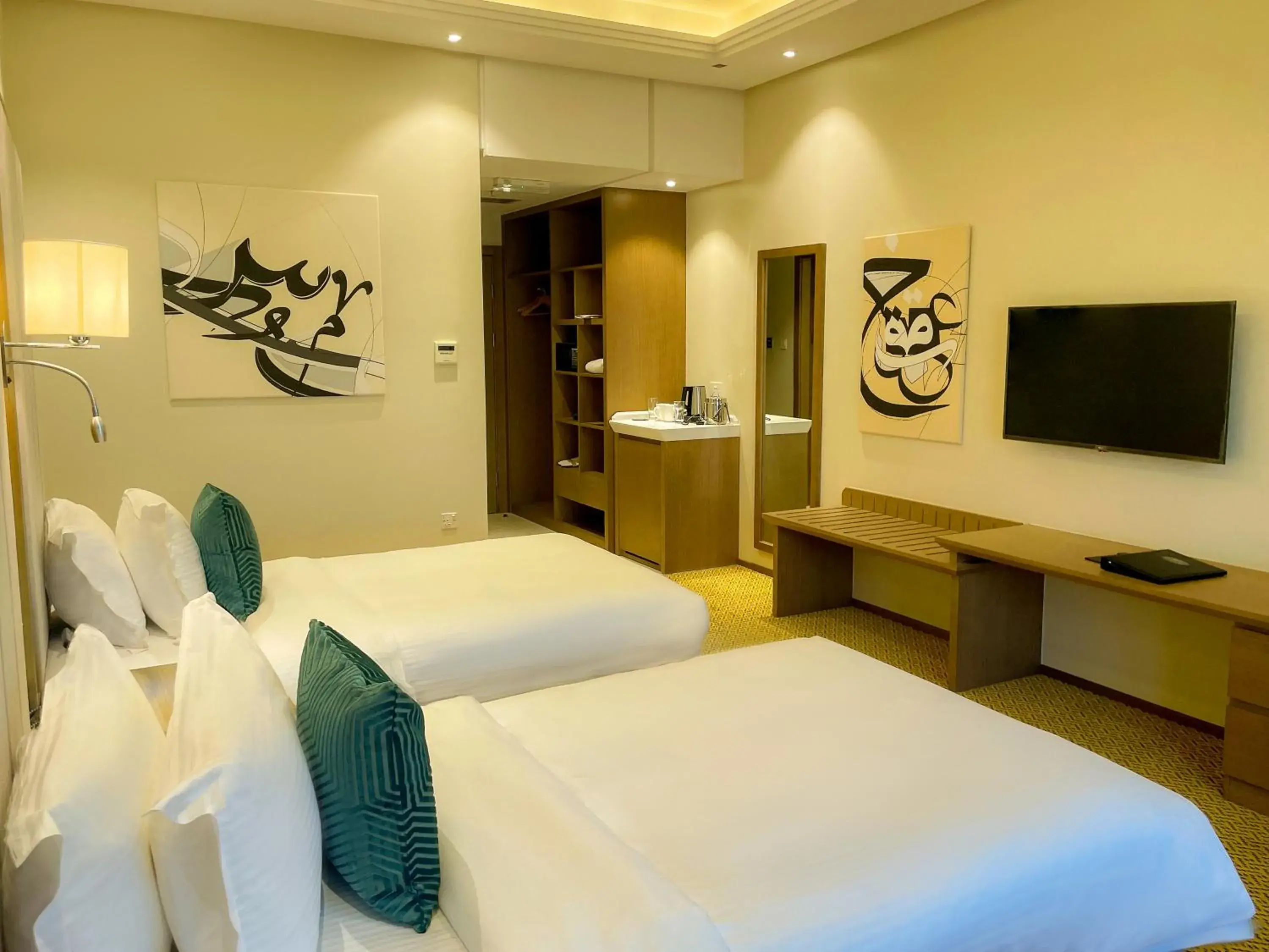 TV and multimedia, Bed in Mercure Muscat TV and multimedia, Bed in Mercure Muscat