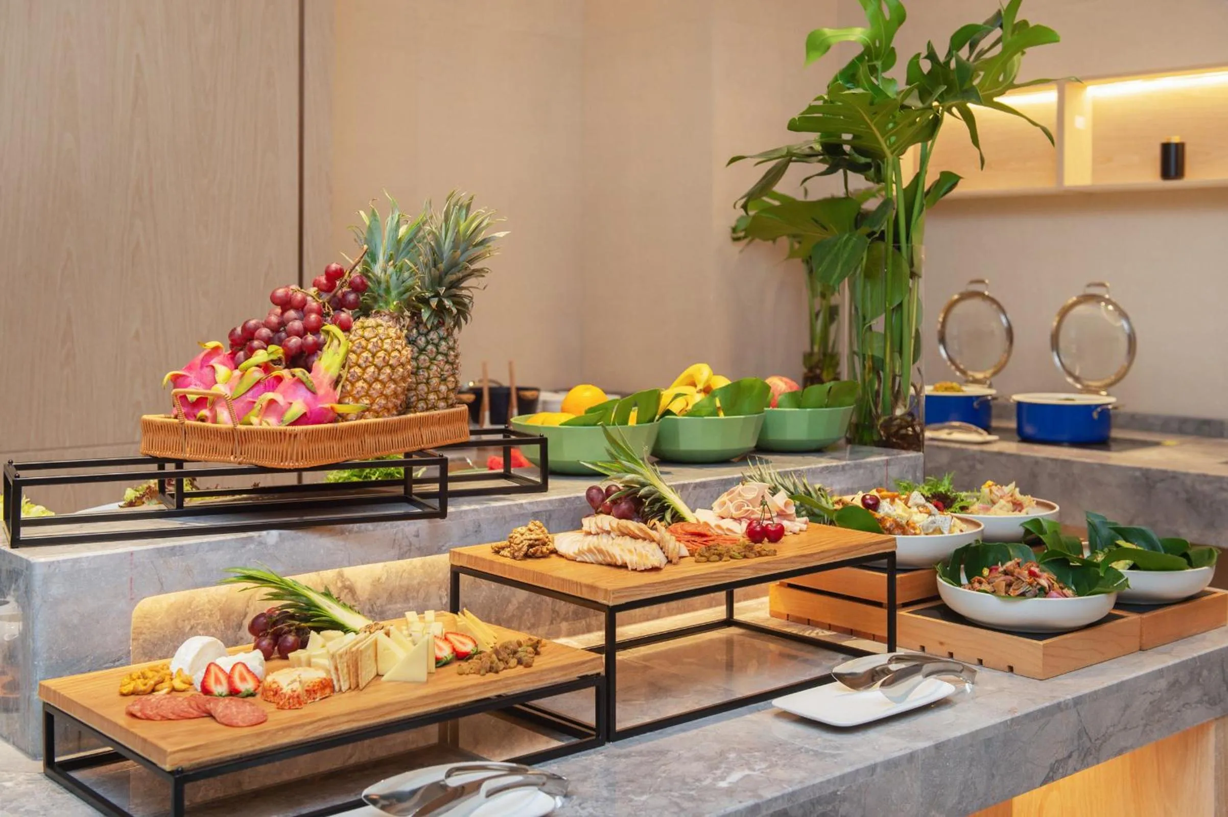 Restaurant/places to eat in Novotel Wuxi