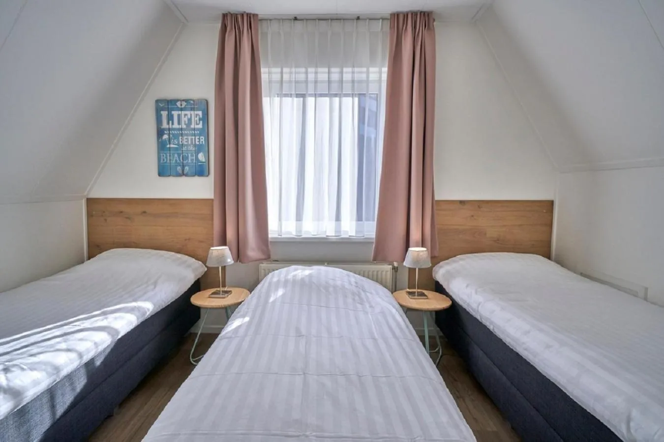 Bedroom, Bed in Apartments Four Seasons Zuiderstraat