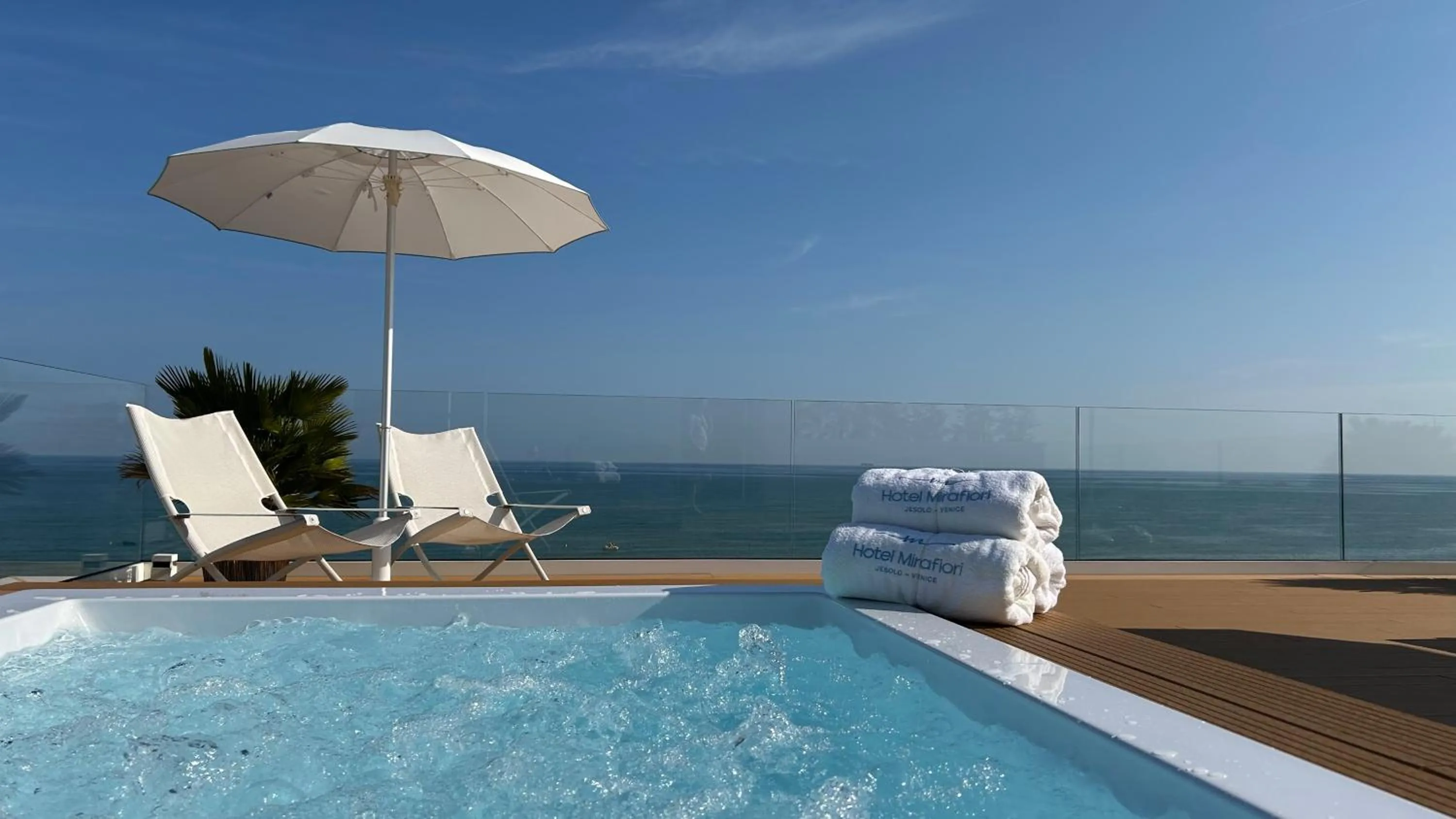 Swimming pool in Hotel Mirafiori