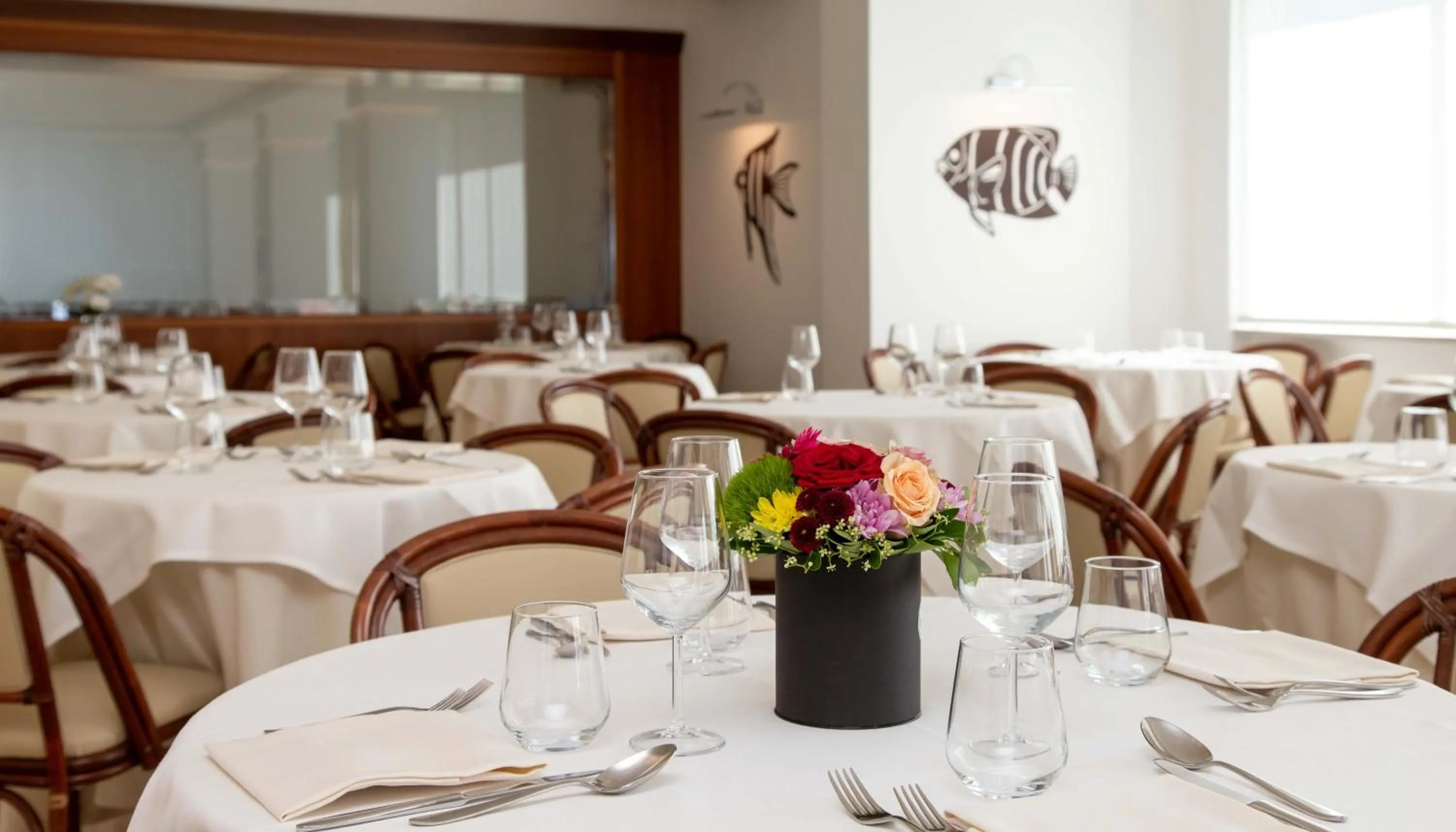 Restaurant/places to eat in Hotel Mirafiori