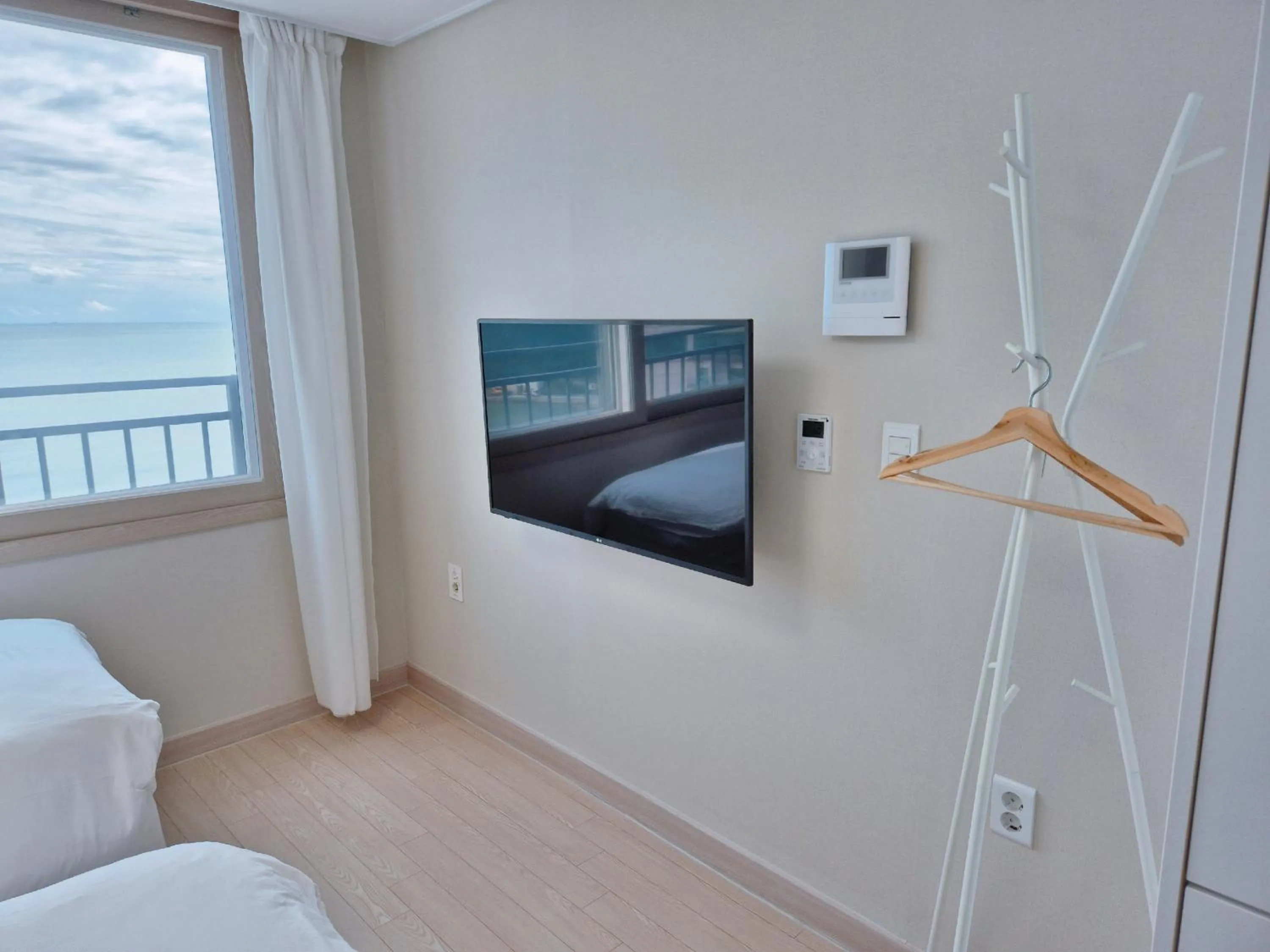 Bed in The First Ocean Songjeong