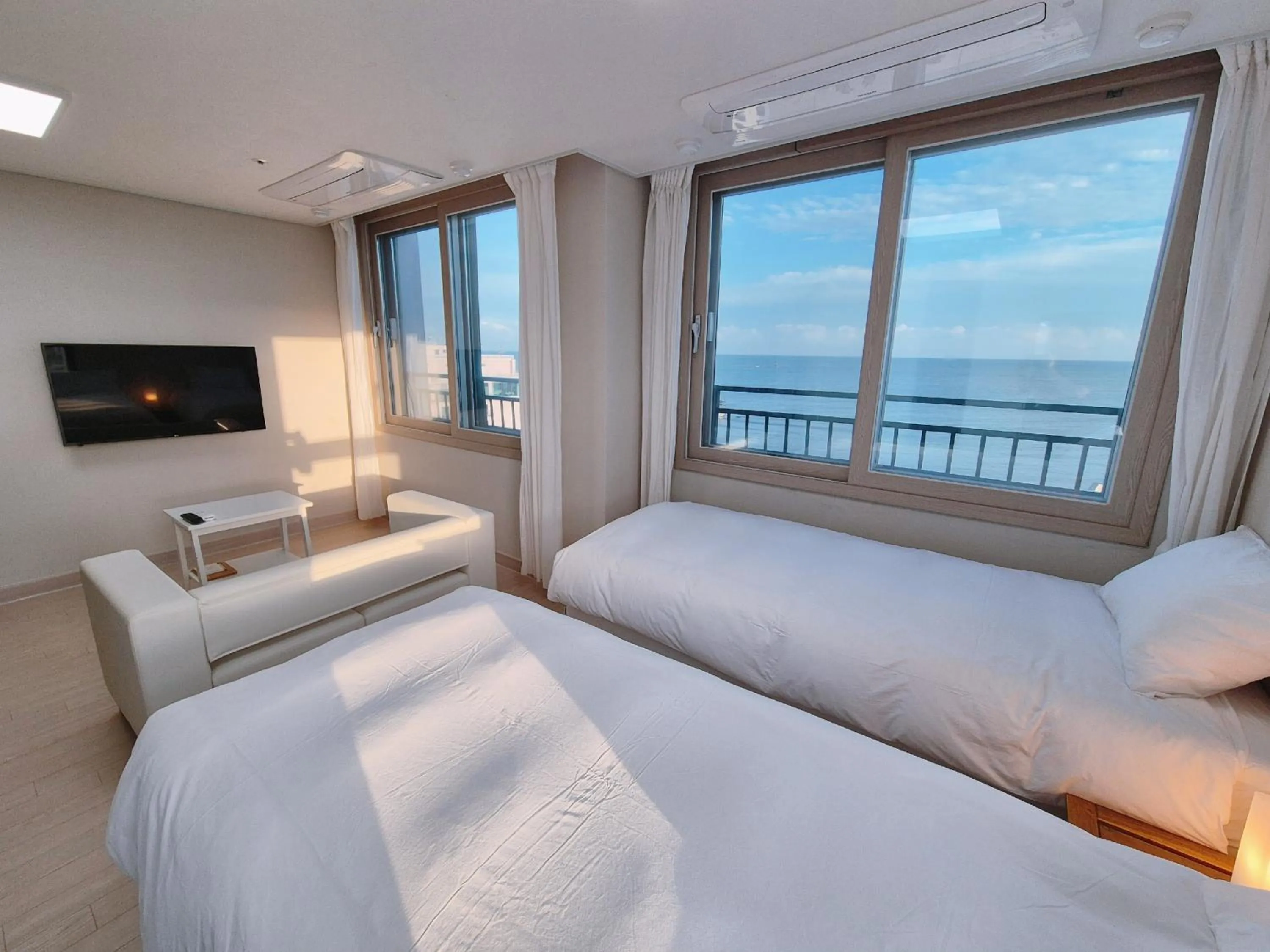 Bed in The First Ocean Songjeong