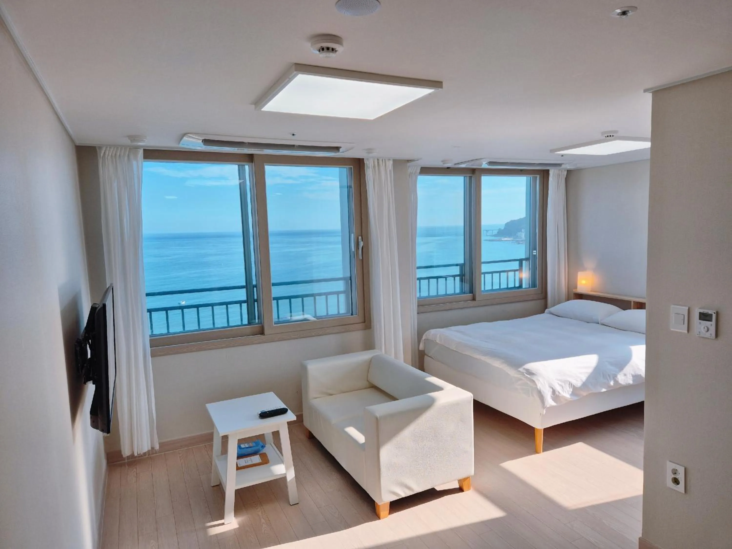 Bed in The First Ocean Songjeong