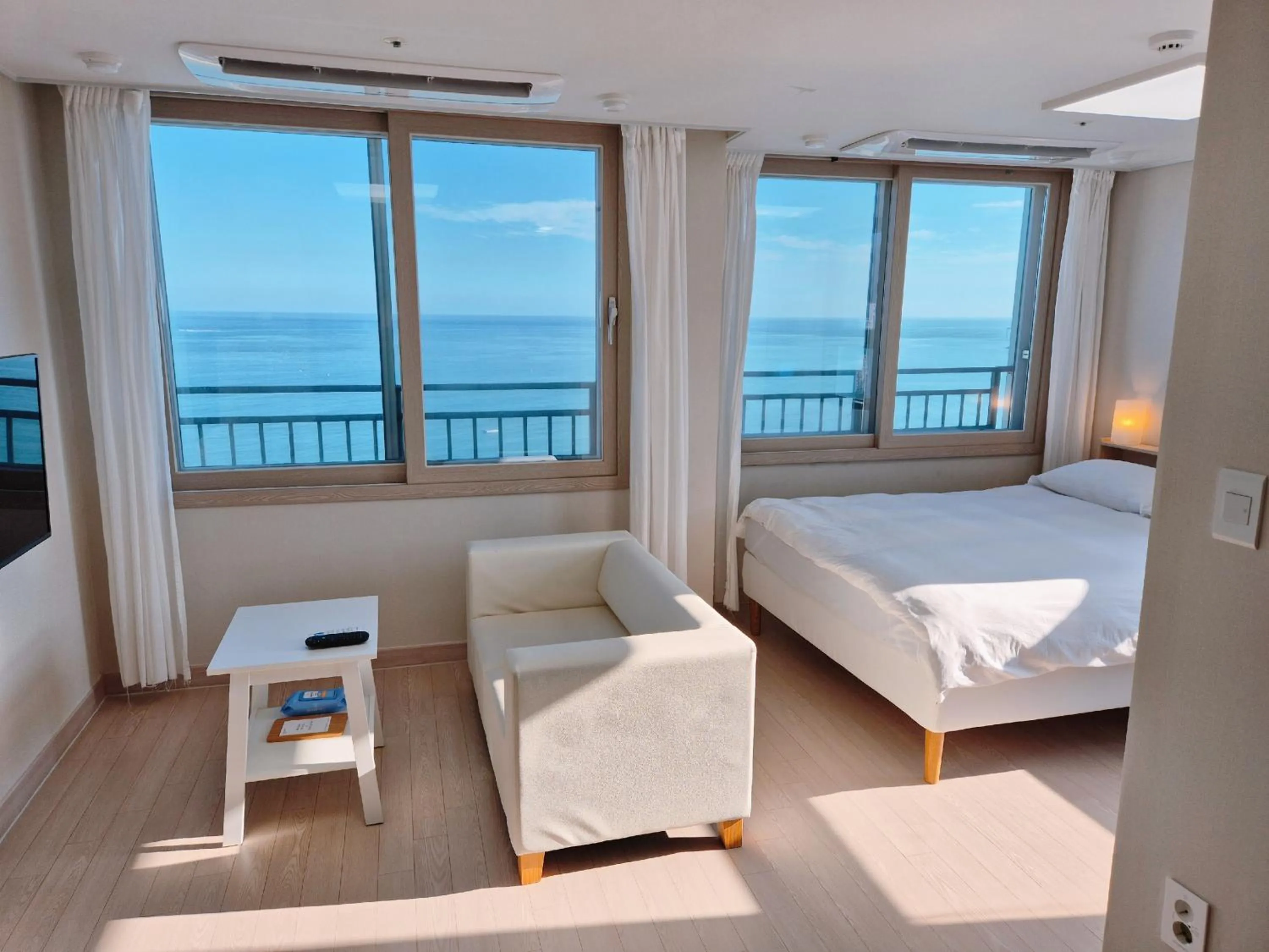 Bed in The First Ocean Songjeong