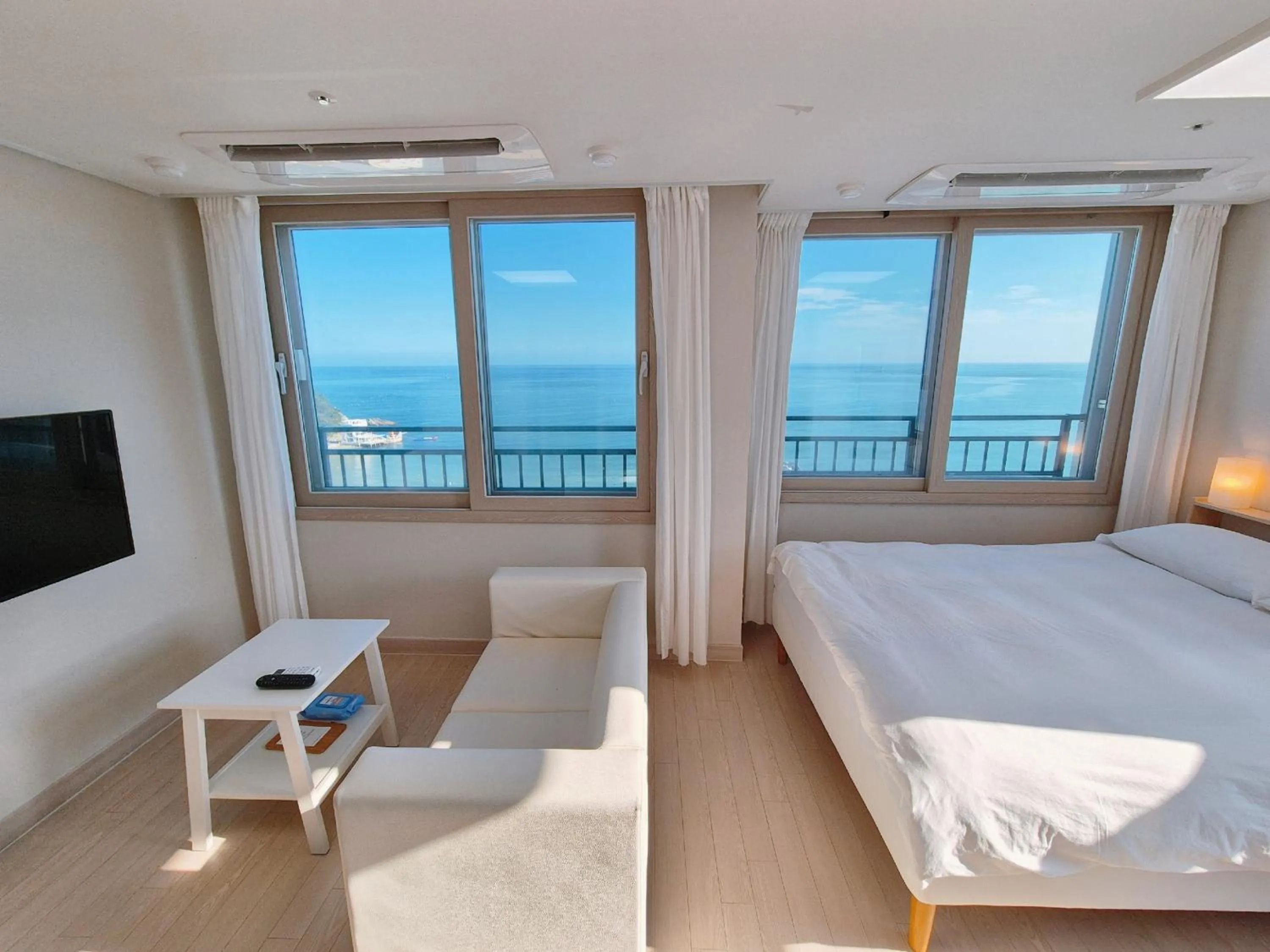 Bed in The First Ocean Songjeong
