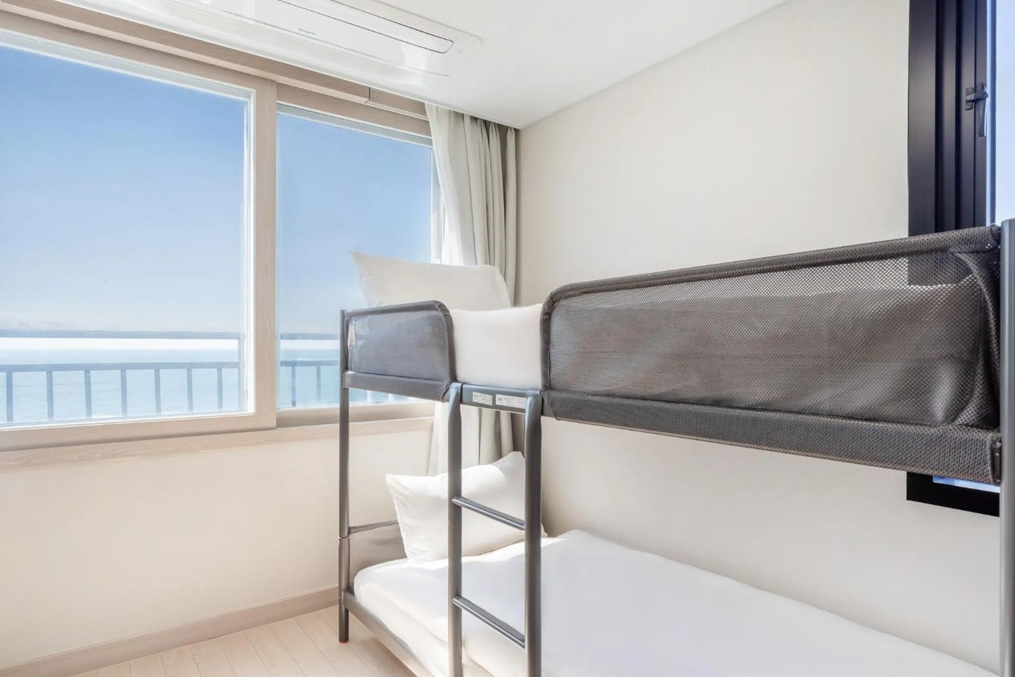 Bed in The First Ocean Songjeong
