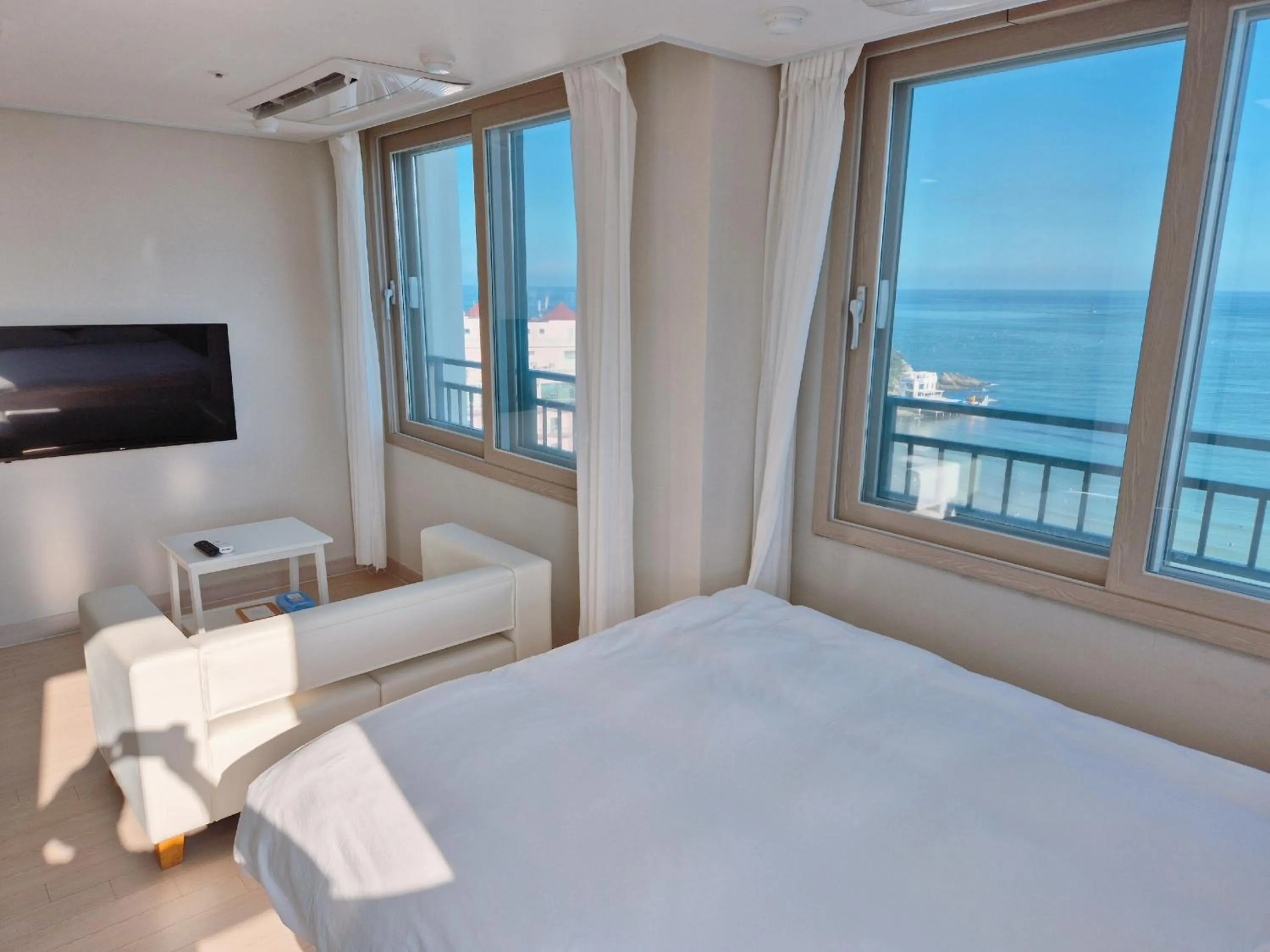 Bed in The First Ocean Songjeong