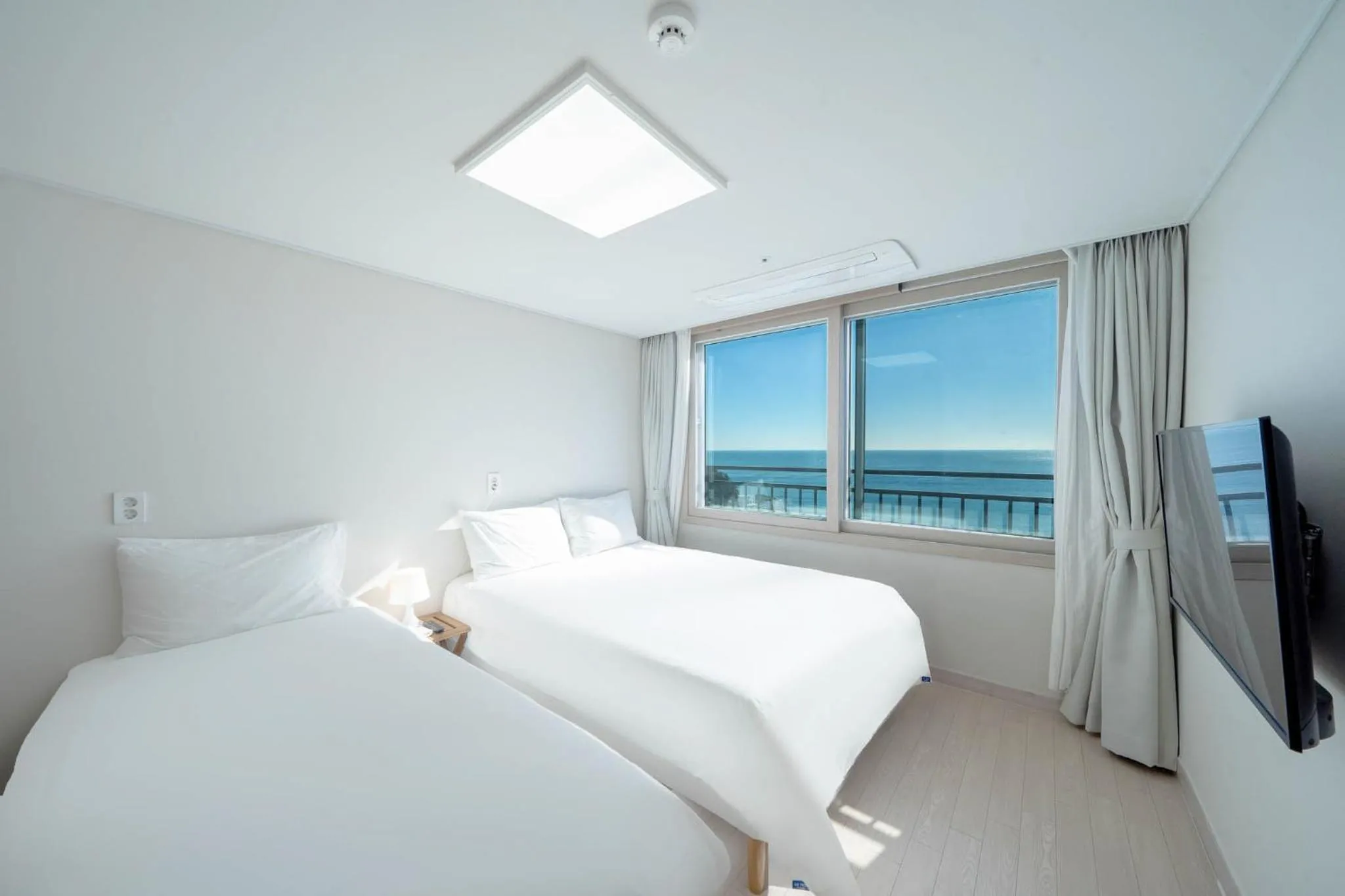 Bed in The First Ocean Songjeong
