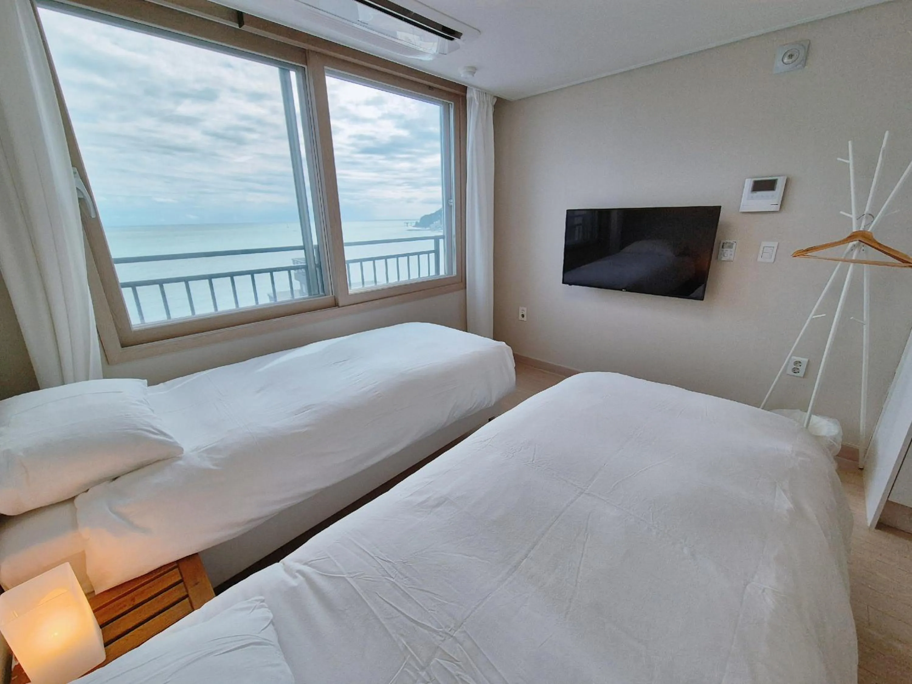 Bed in The First Ocean Songjeong