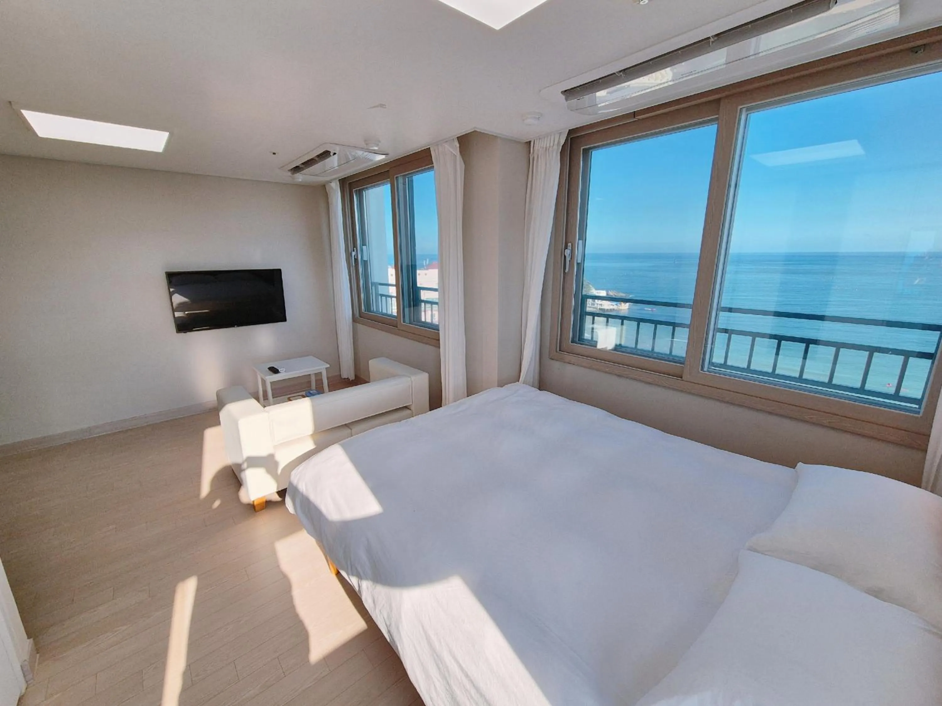 Bed in The First Ocean Songjeong