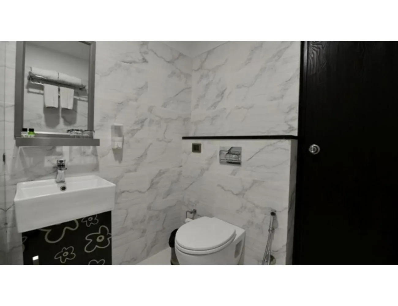 Shower in Hotel Kasauli Exotica, Himachal Pradesh