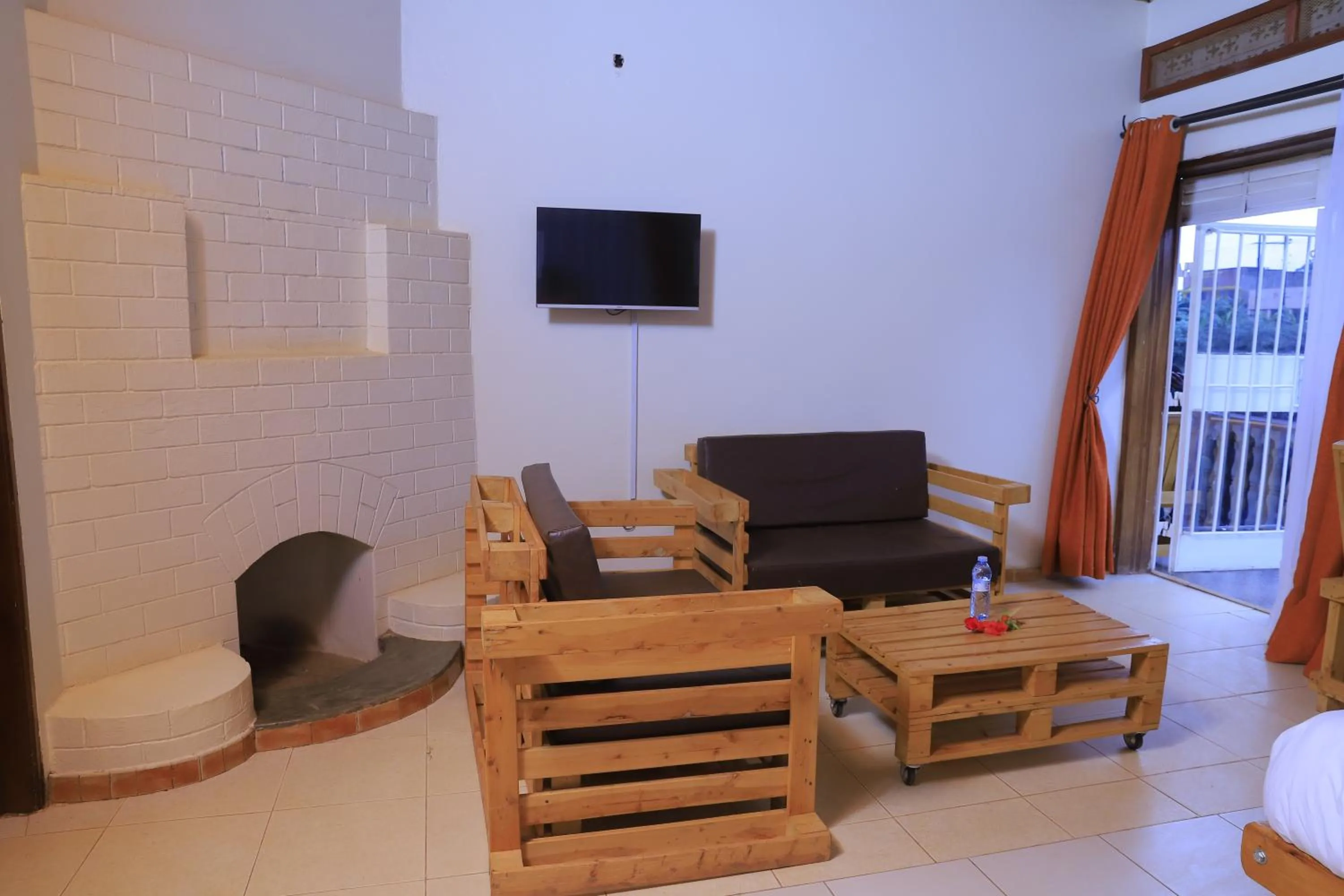 Seating area in Hakyiri B&B