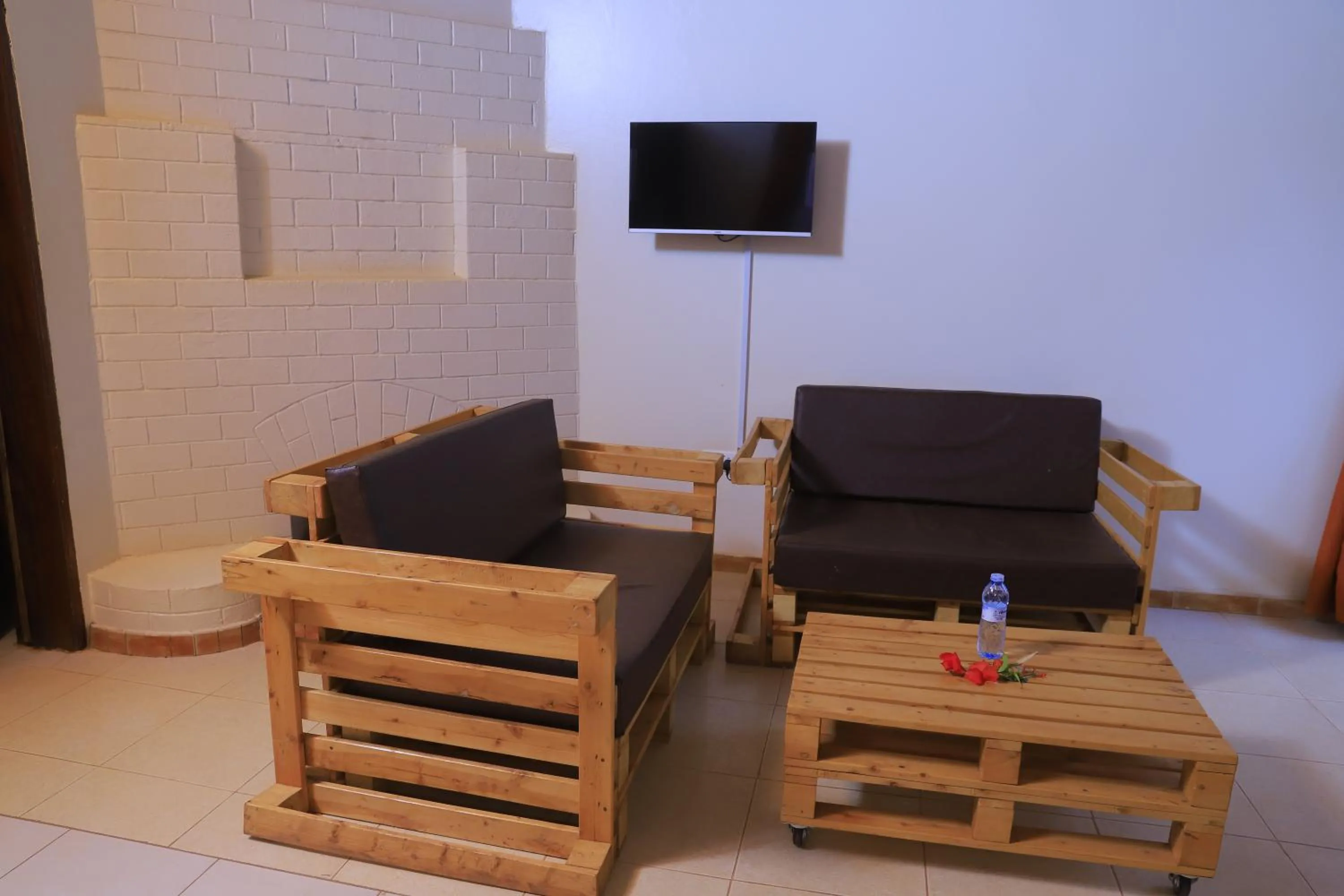 Seating area in Hakyiri B&B