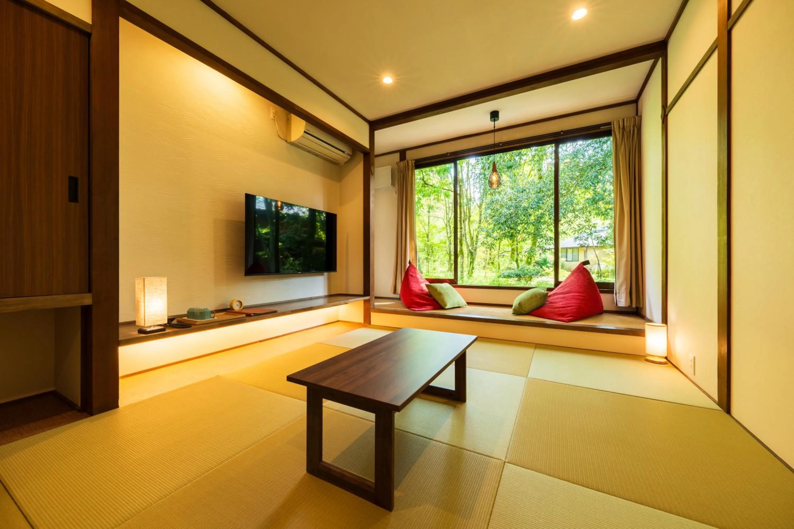 Photo of the whole room in Tokiwaso